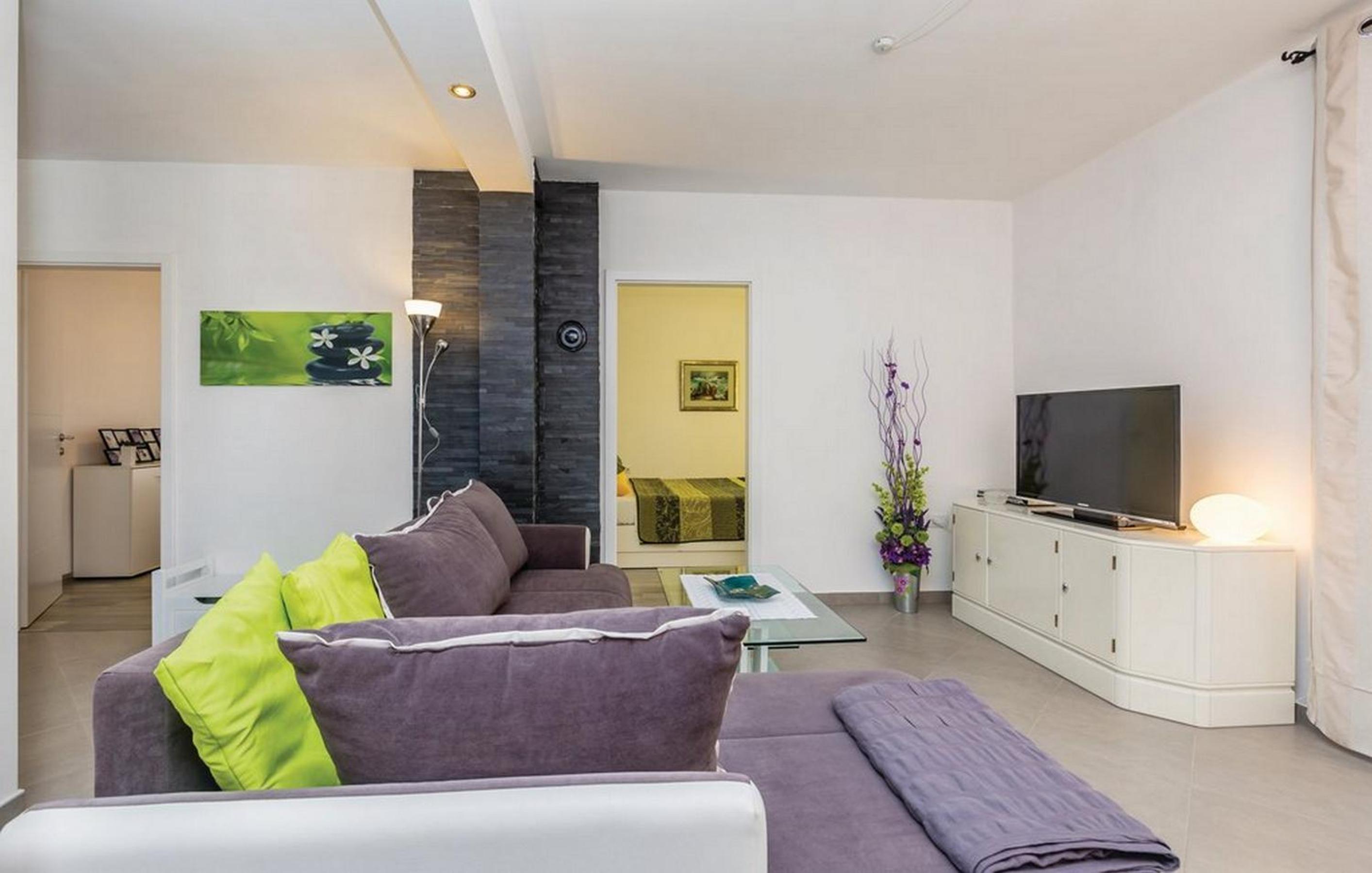 Two Bedroom Apartment with Terrace and Sea View - Photo 32