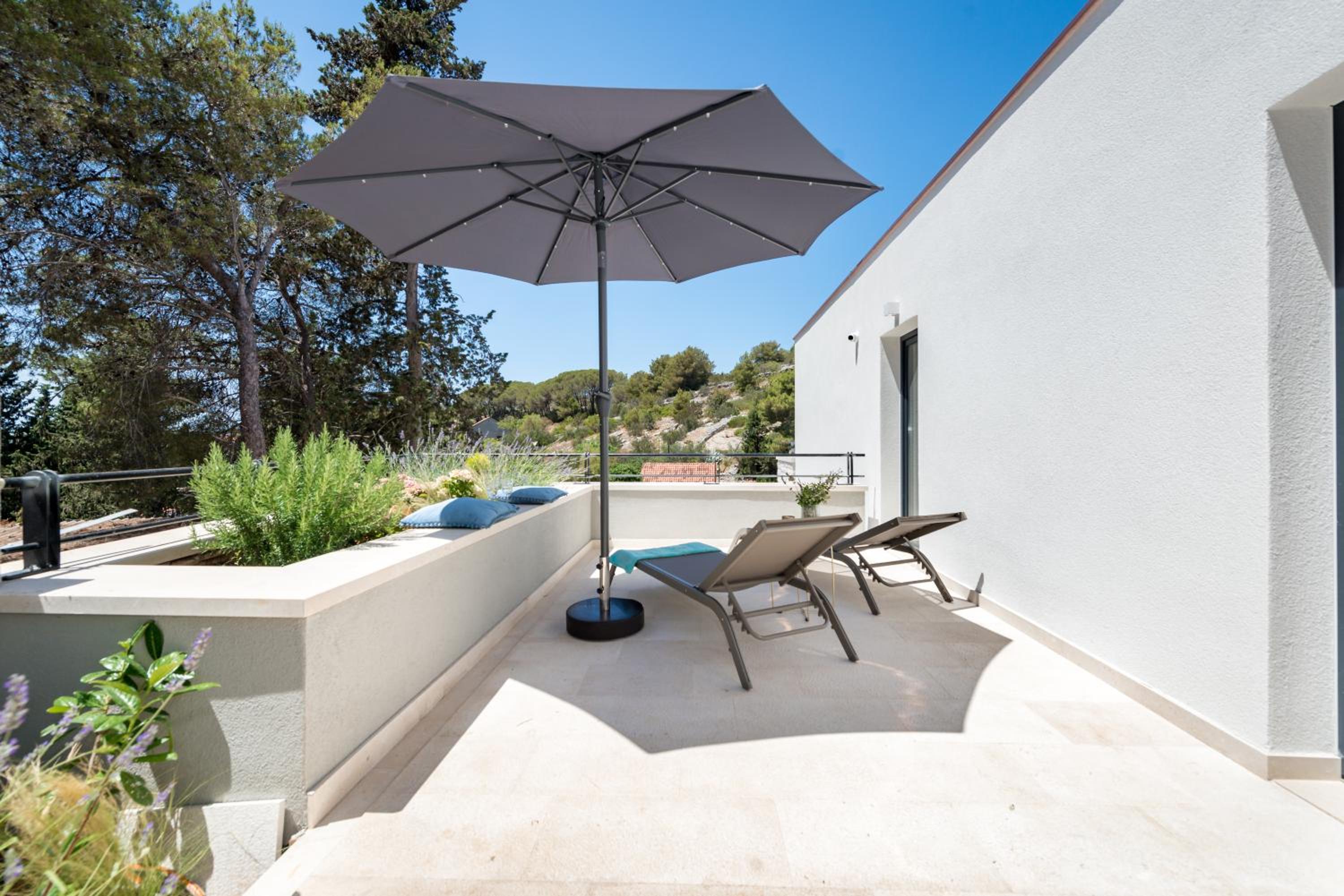 Three-Bedroom Villa photo 2