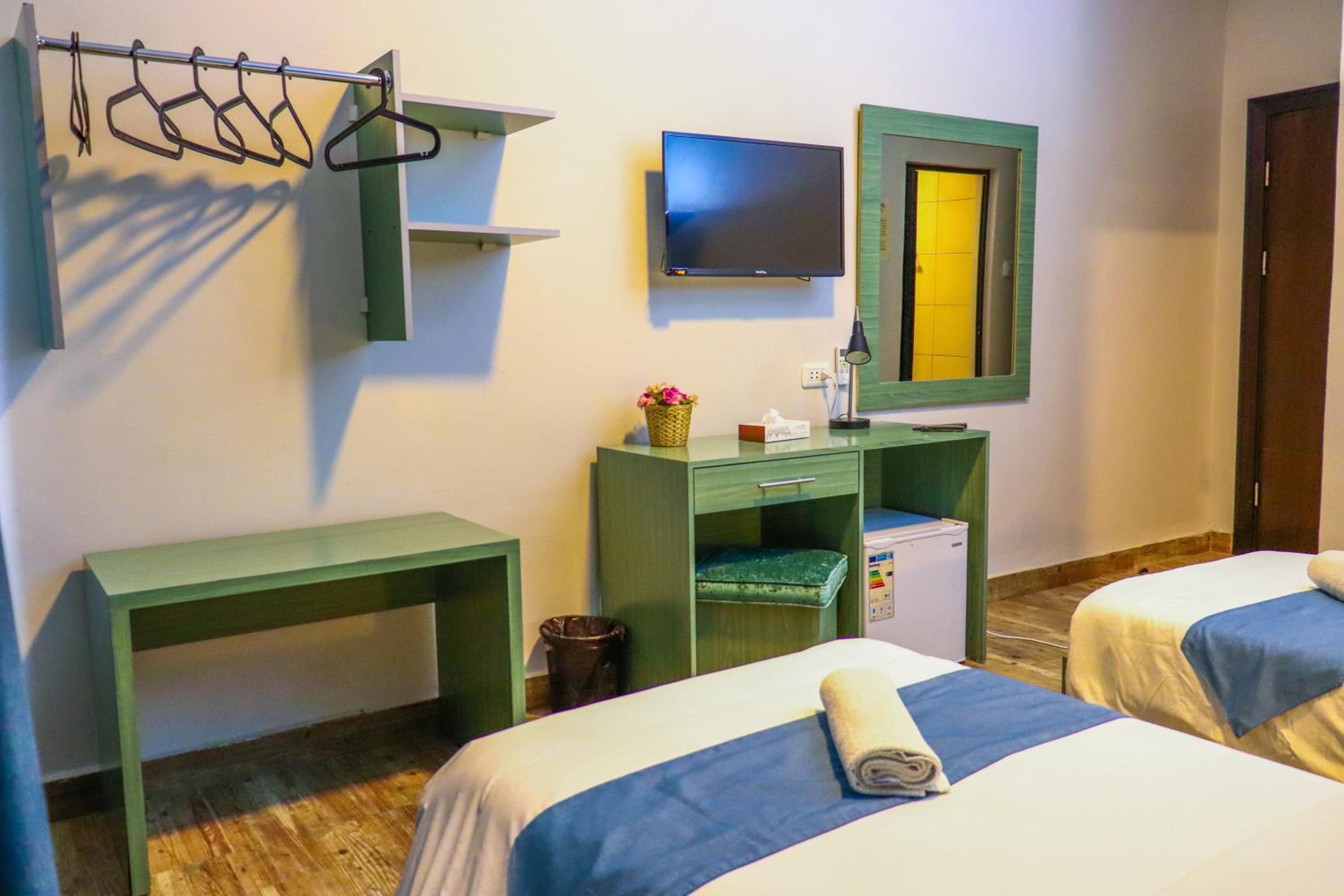 Deluxe Double Room with Balcony - Photo 9