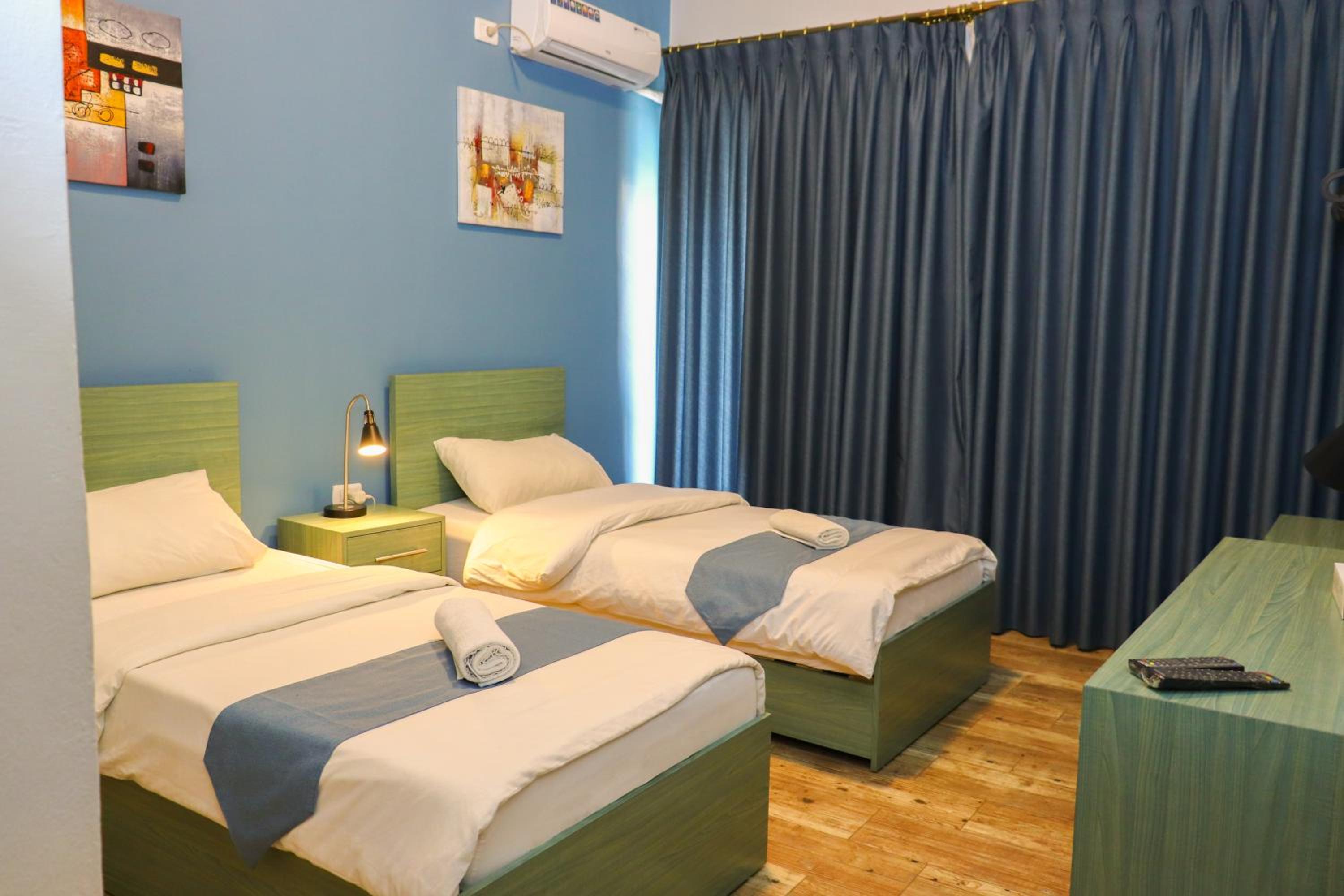 Deluxe Double Room with Balcony - Photo 23