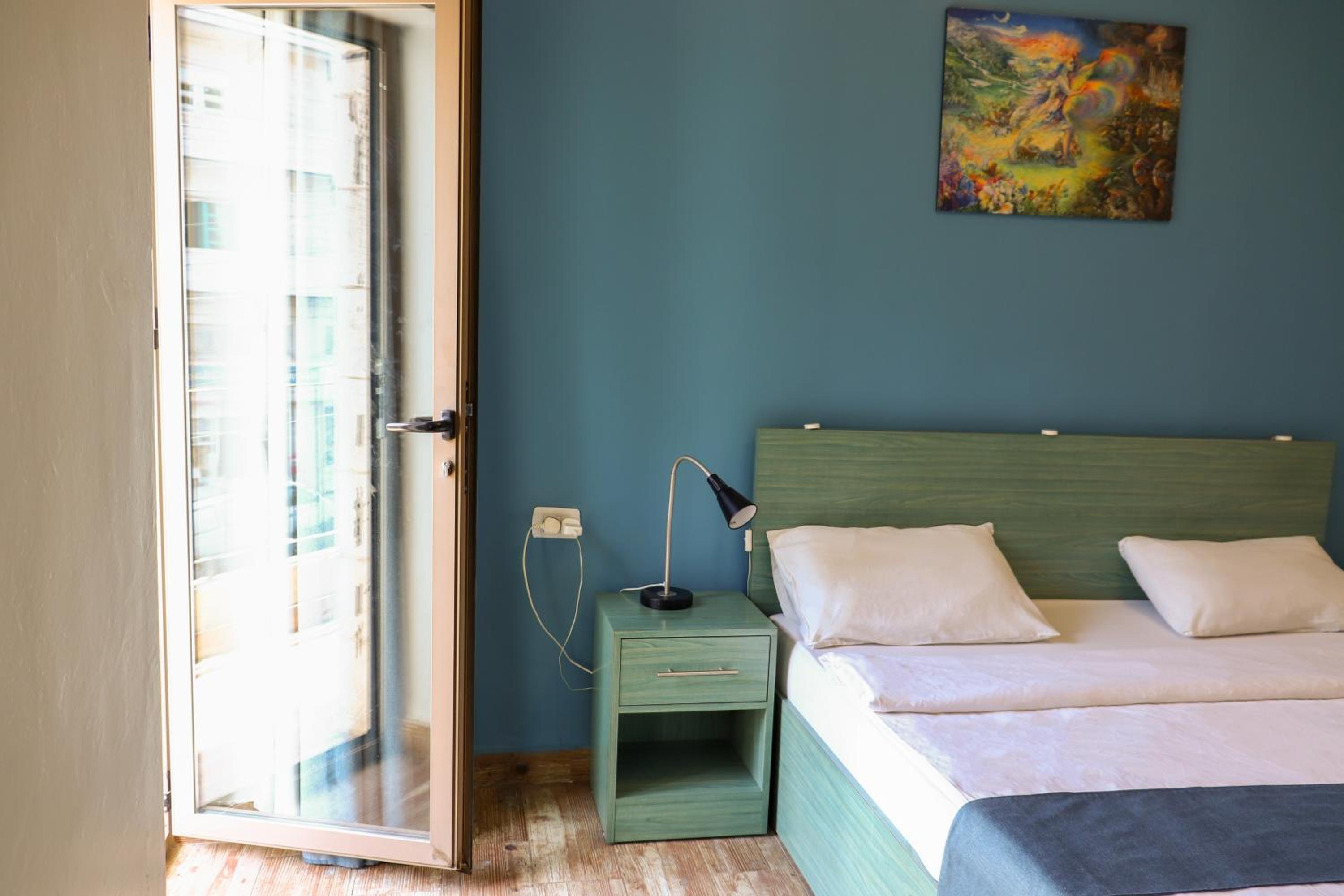 Deluxe Double Room with Balcony - Photo 5