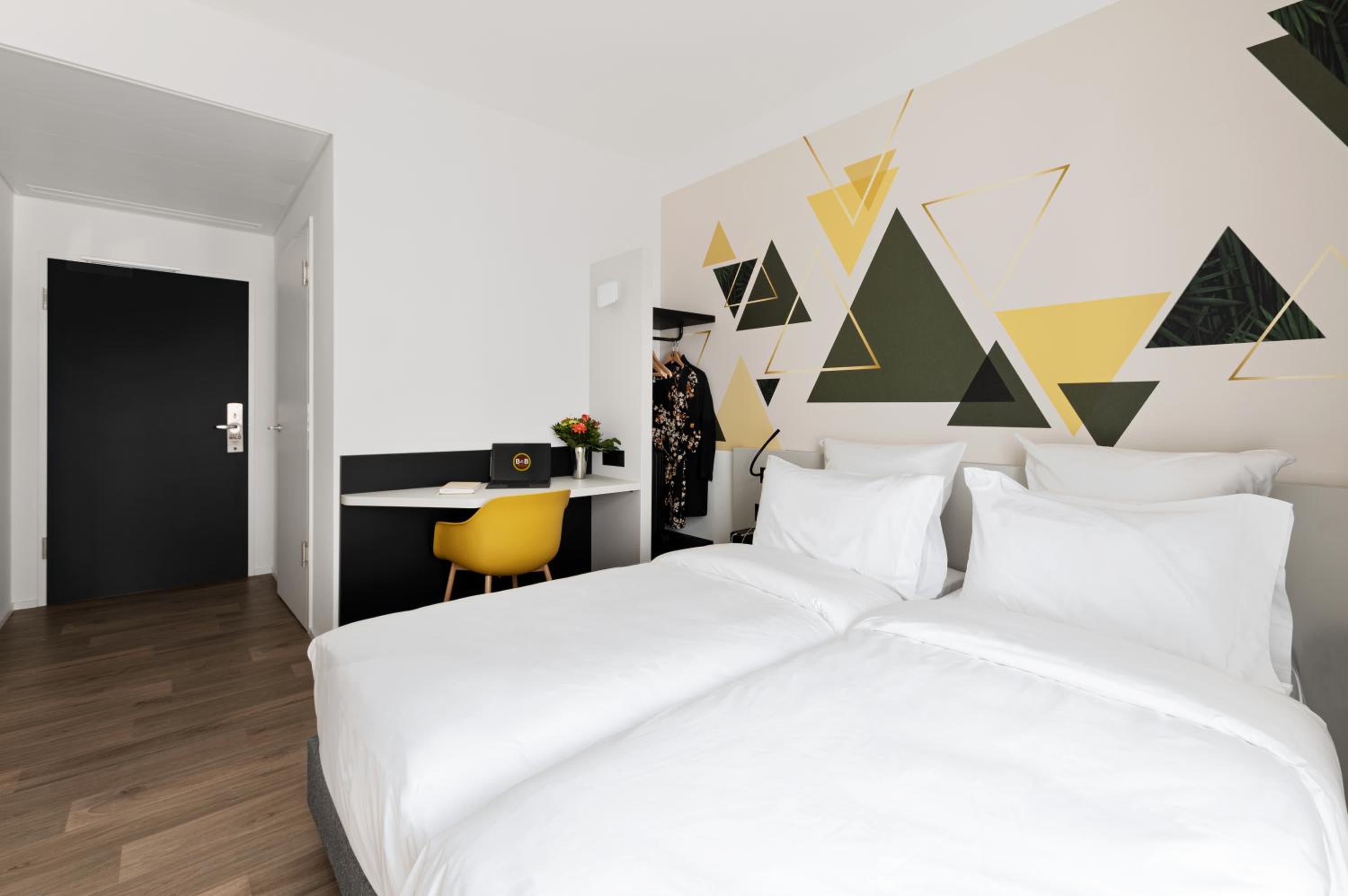 Twin Room - Photo 1