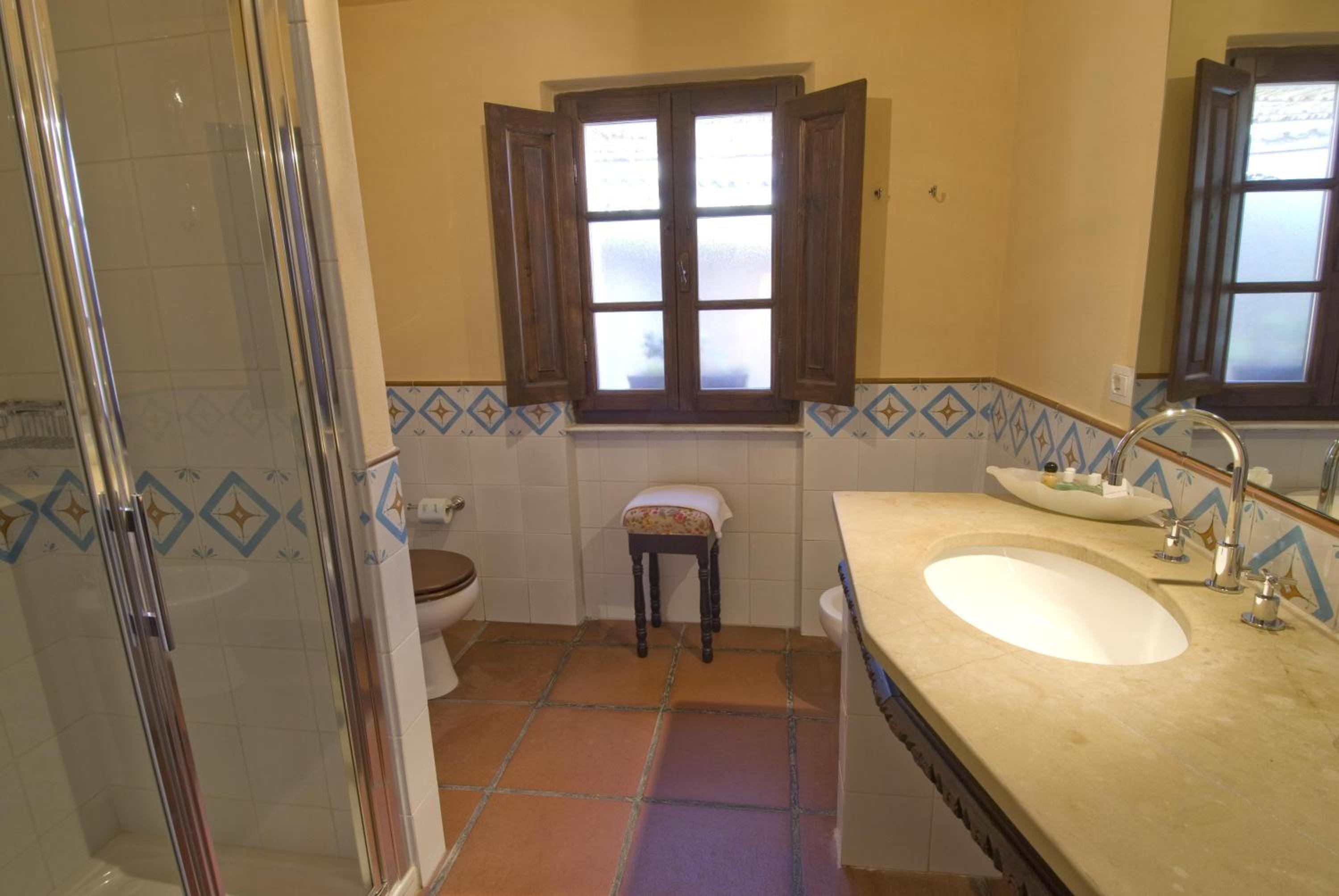 Double Room - Photo 8