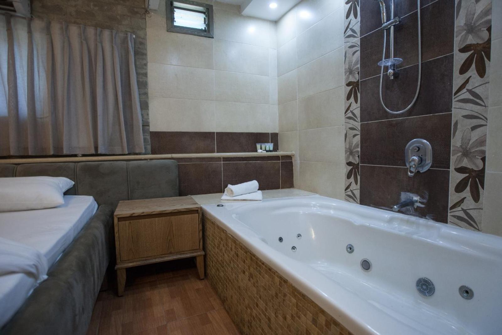 Family Room with Bath photo 3