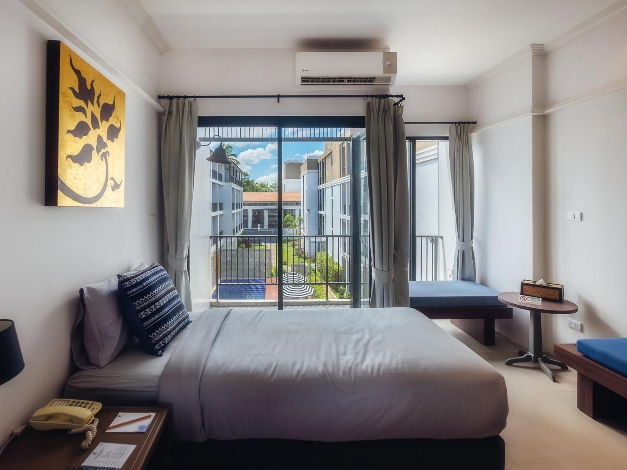 Superior Double or Twin Room with Pool View