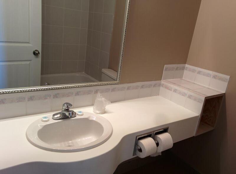 Queen Room with Kitchenette photo 3