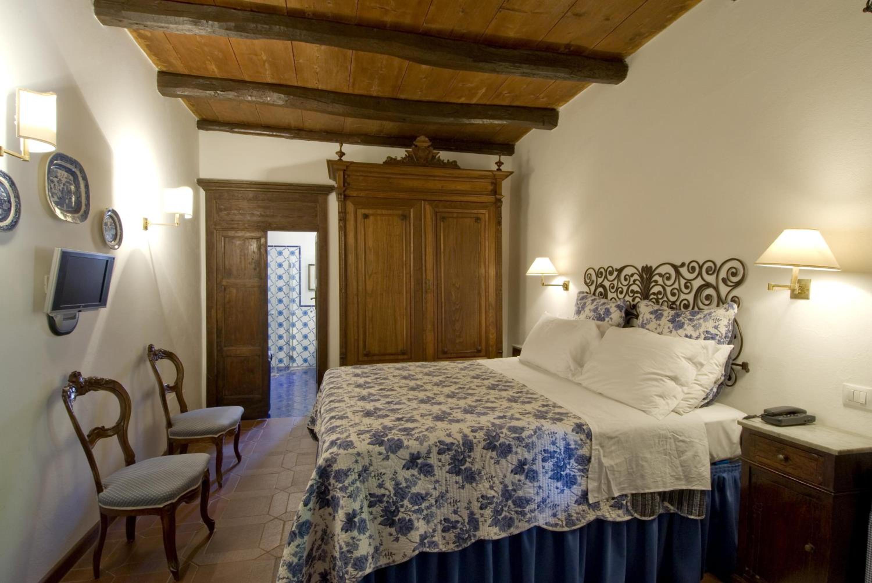 Double Room - Photo 11