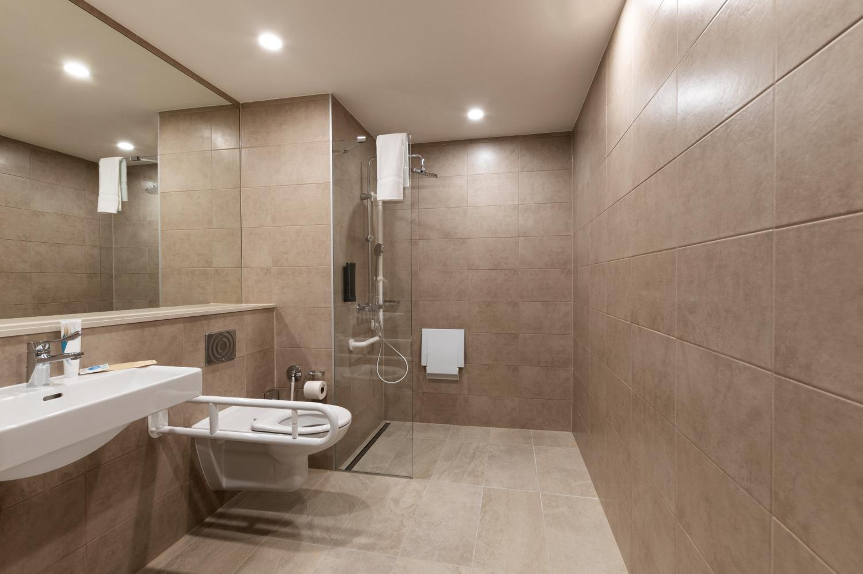 Double Room - Disability Access - Photo 4