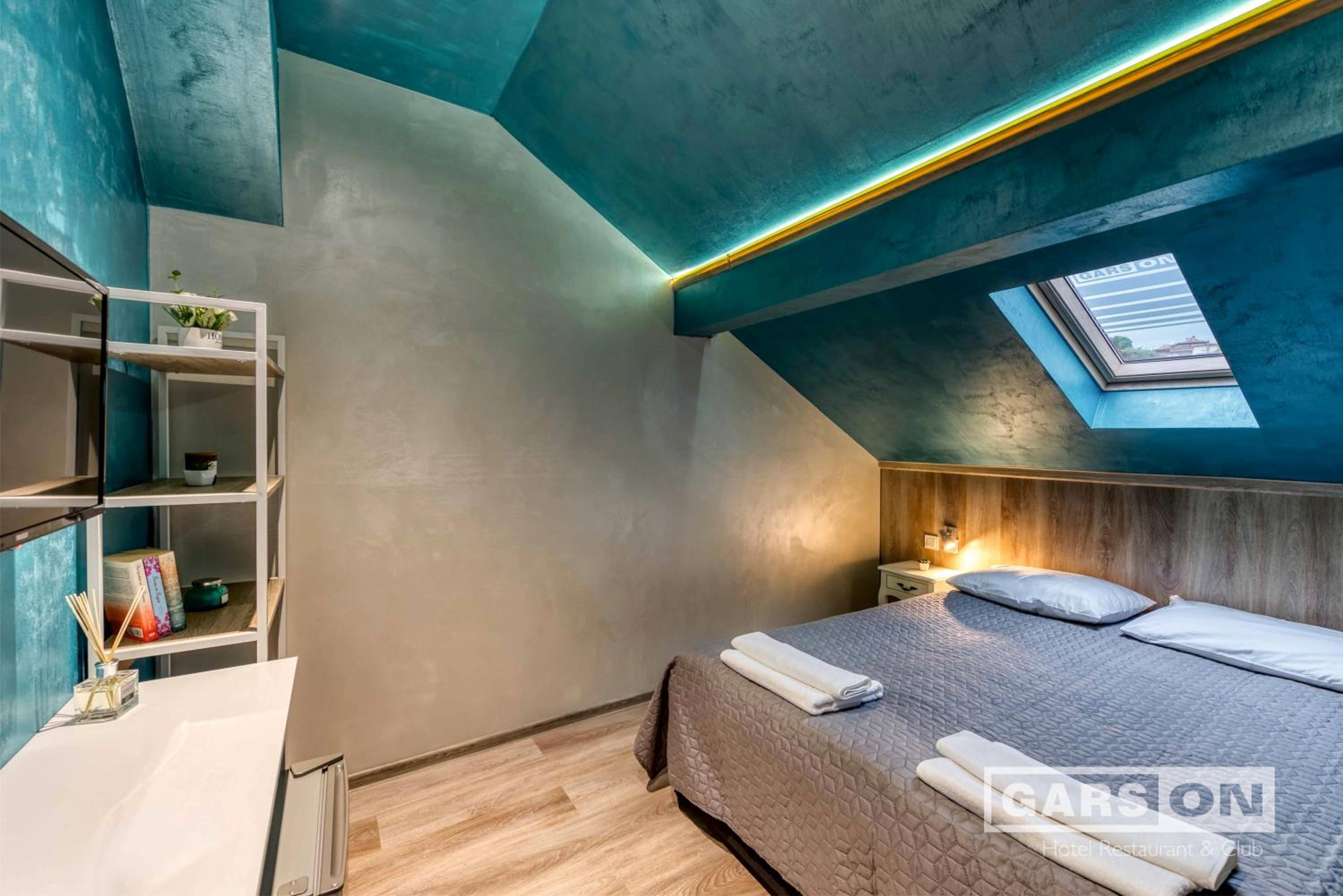 Double or Twin Room with Private Bathroom - Photo 6