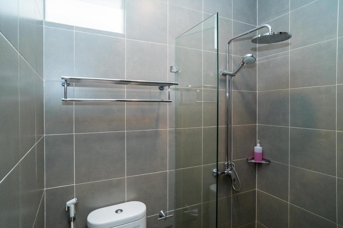 Twin Room - Photo 17
