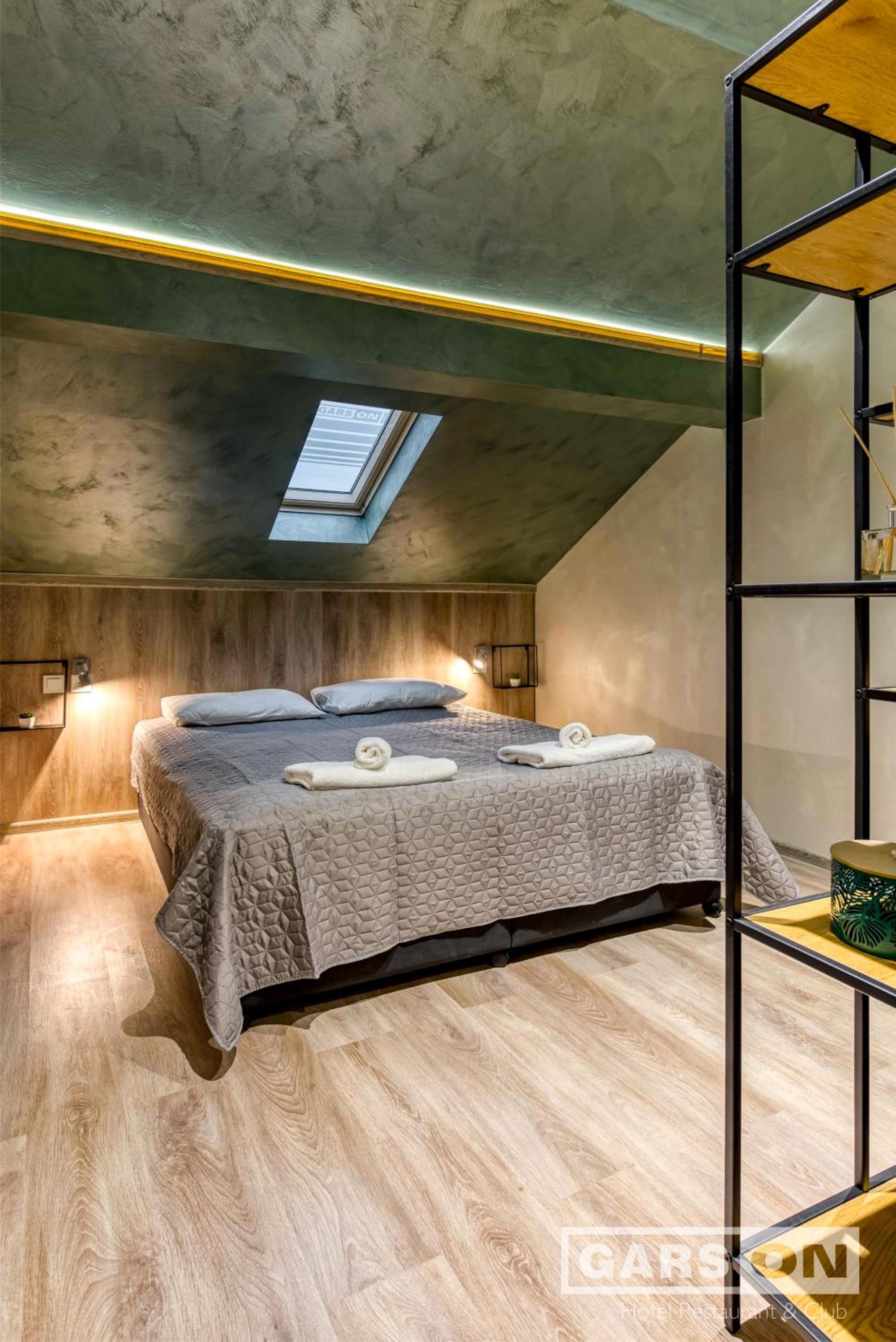 Double or Twin Room with Private Bathroom - Photo 7
