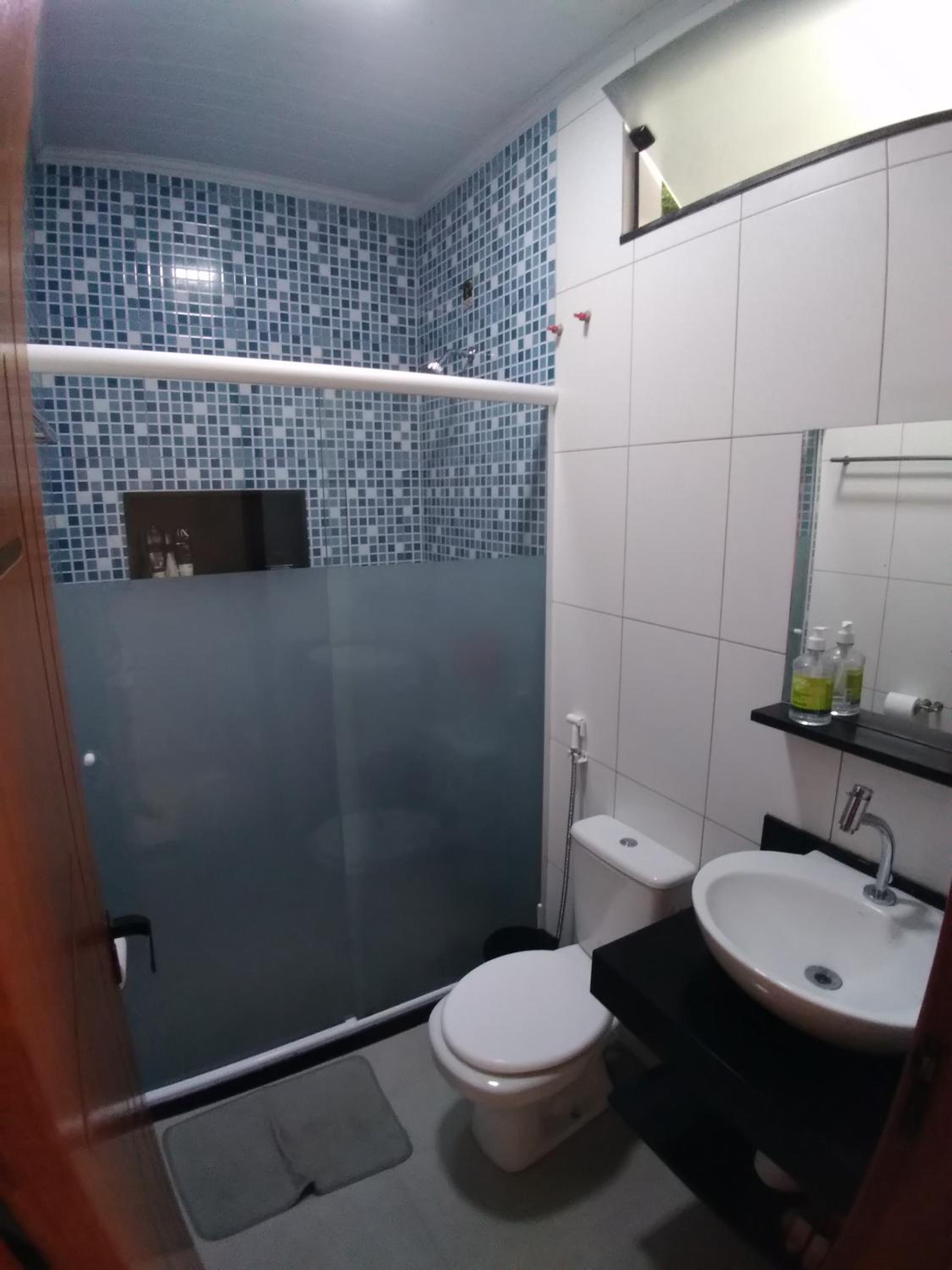 One-Bedroom Apartment - Photo 17