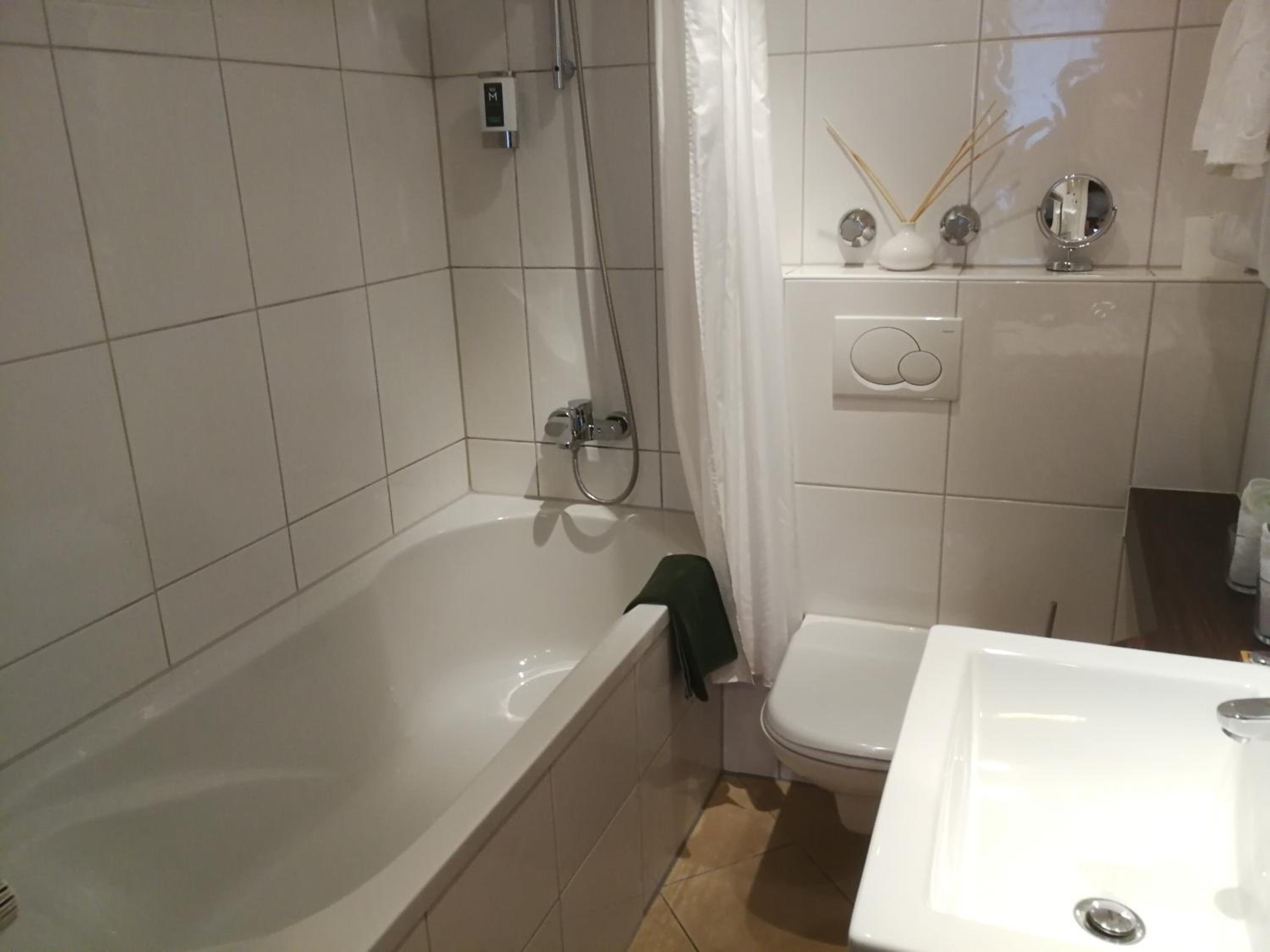 Double Room - Photo 8