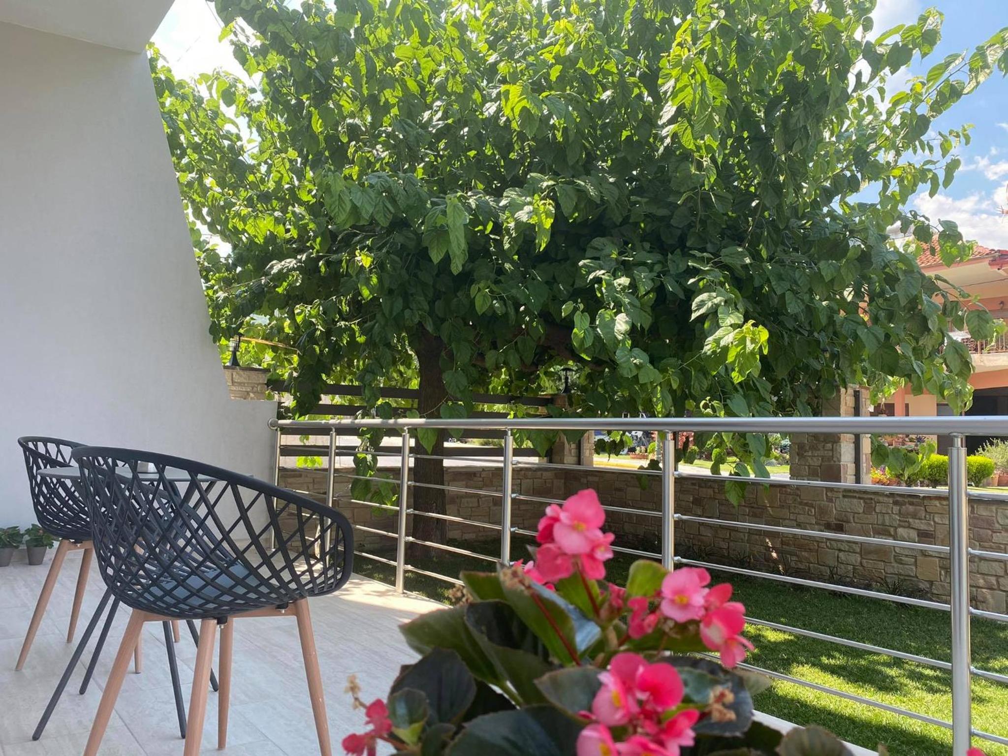 Standard Double Room - Photo 9