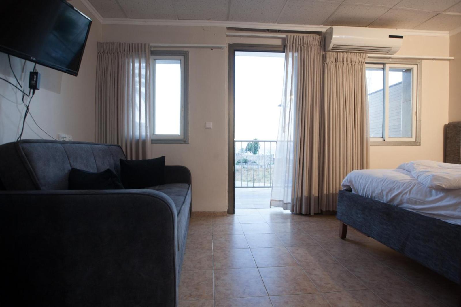 Family Room with Sea View photo 2