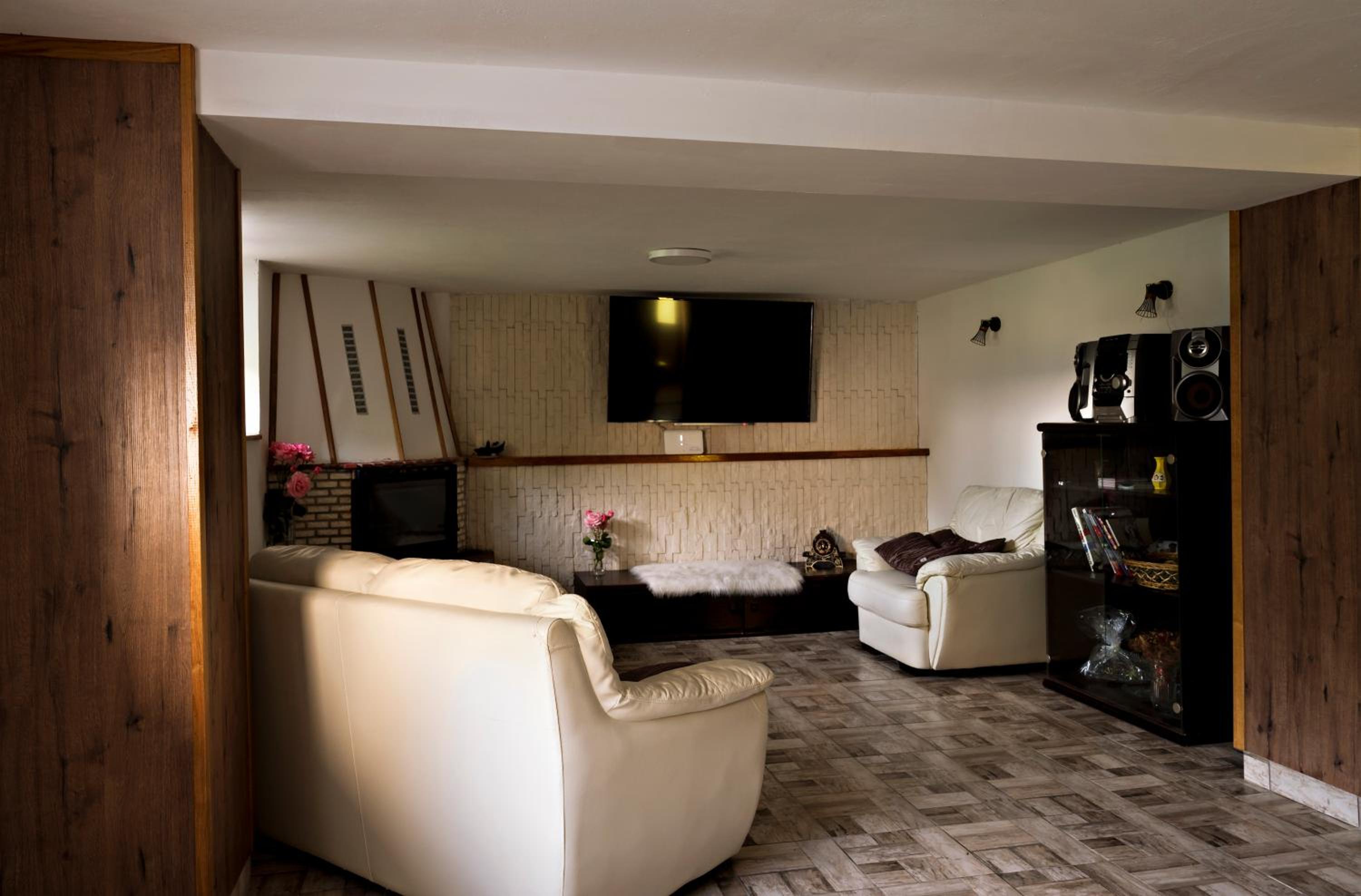 Four-Bedroom House - Photo 38