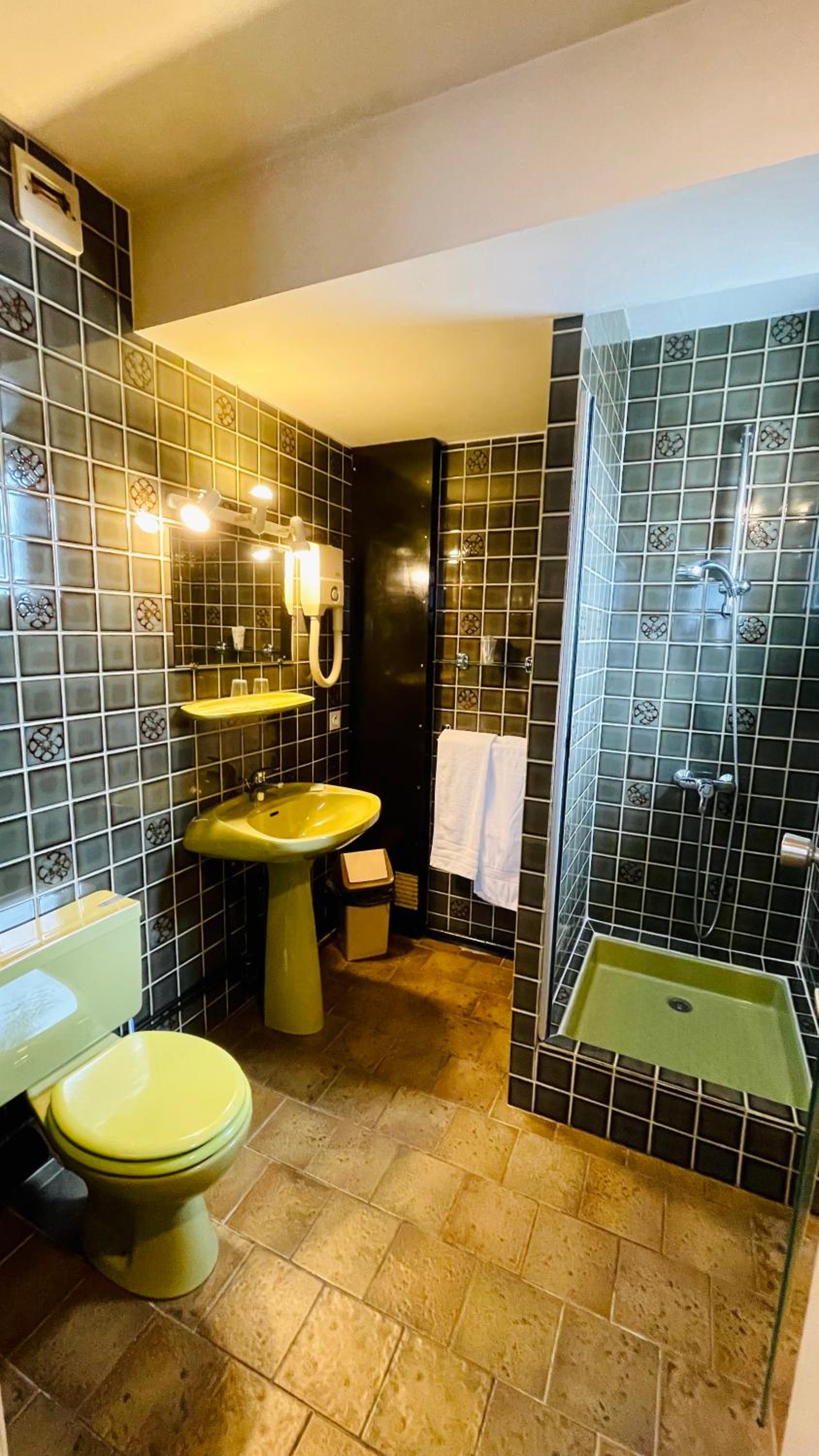 Twin Room with Private External Bathroom photo 2