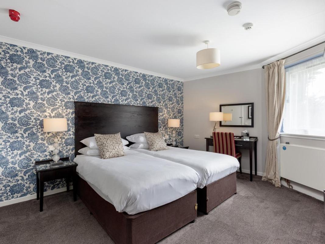 Superior King or Twin Room with Shower - Garden View