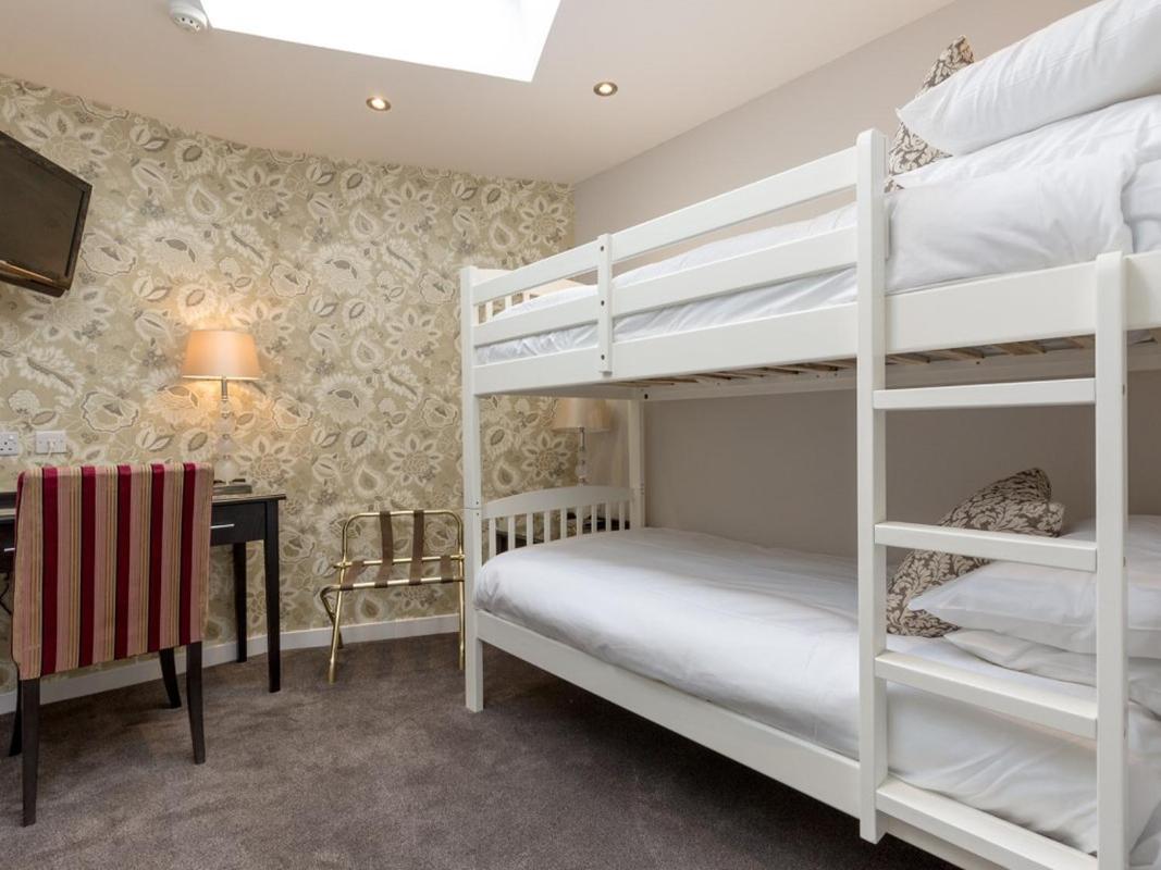 Two Bedroom Family Suite with Shower - Garden View photo 2