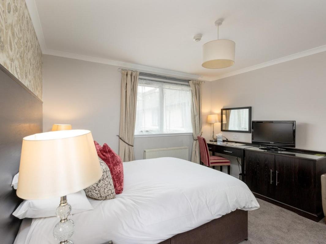 Two Bedroom Family Suite with Shower - Garden View photo 3