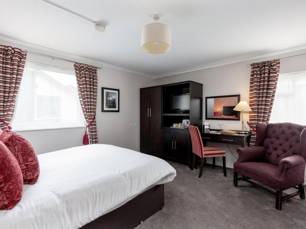 King Room with Shower - ADA photo 2