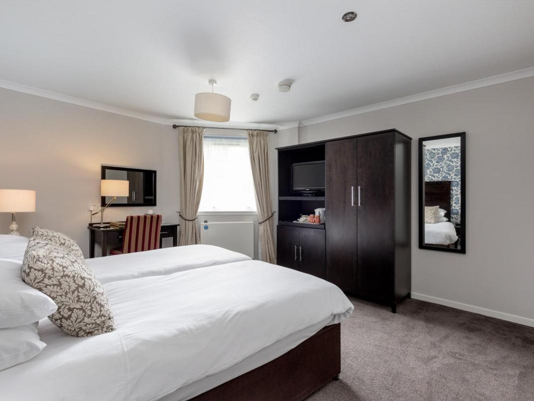 Superior King or Twin Room with Shower - Garden View photo 2
