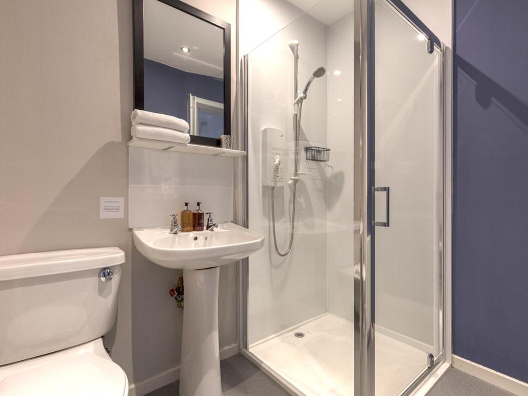 King Room with Shower photo 3