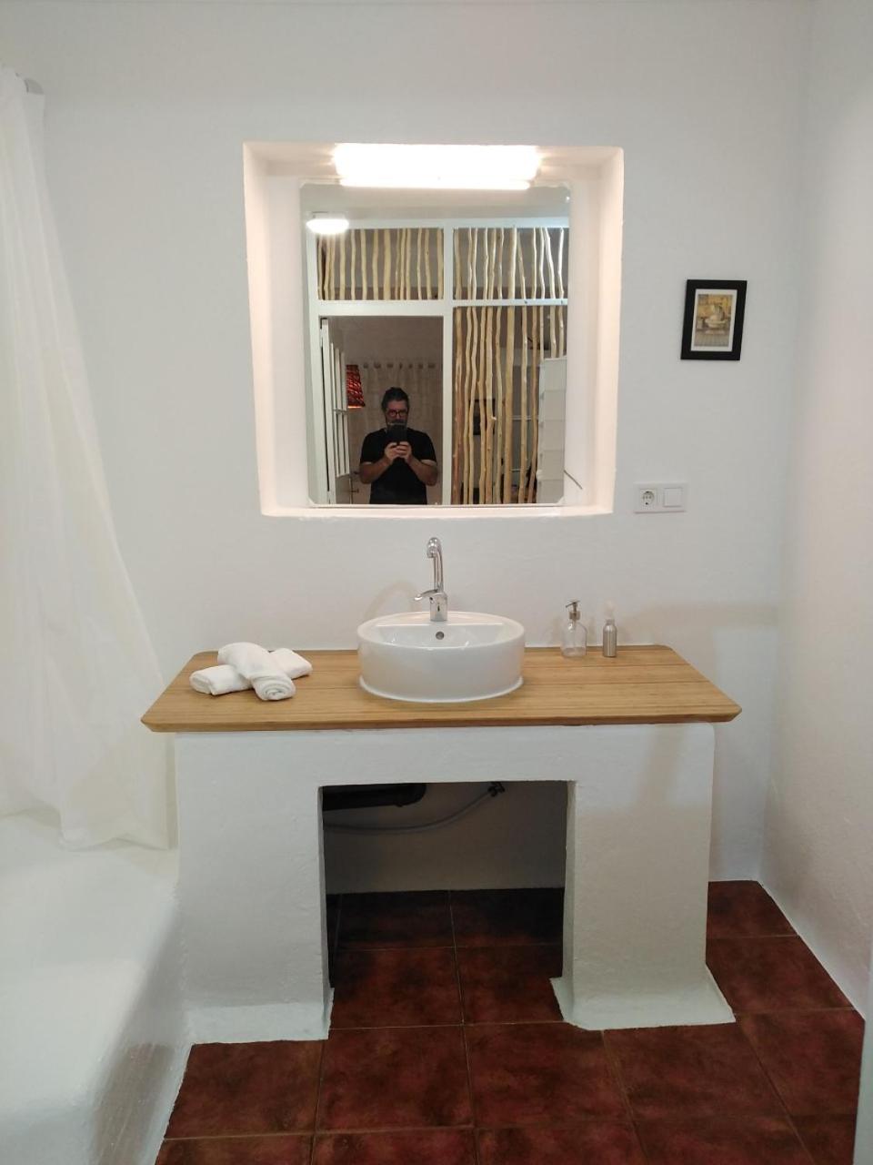 Double Room with Private Bathroom photo 3