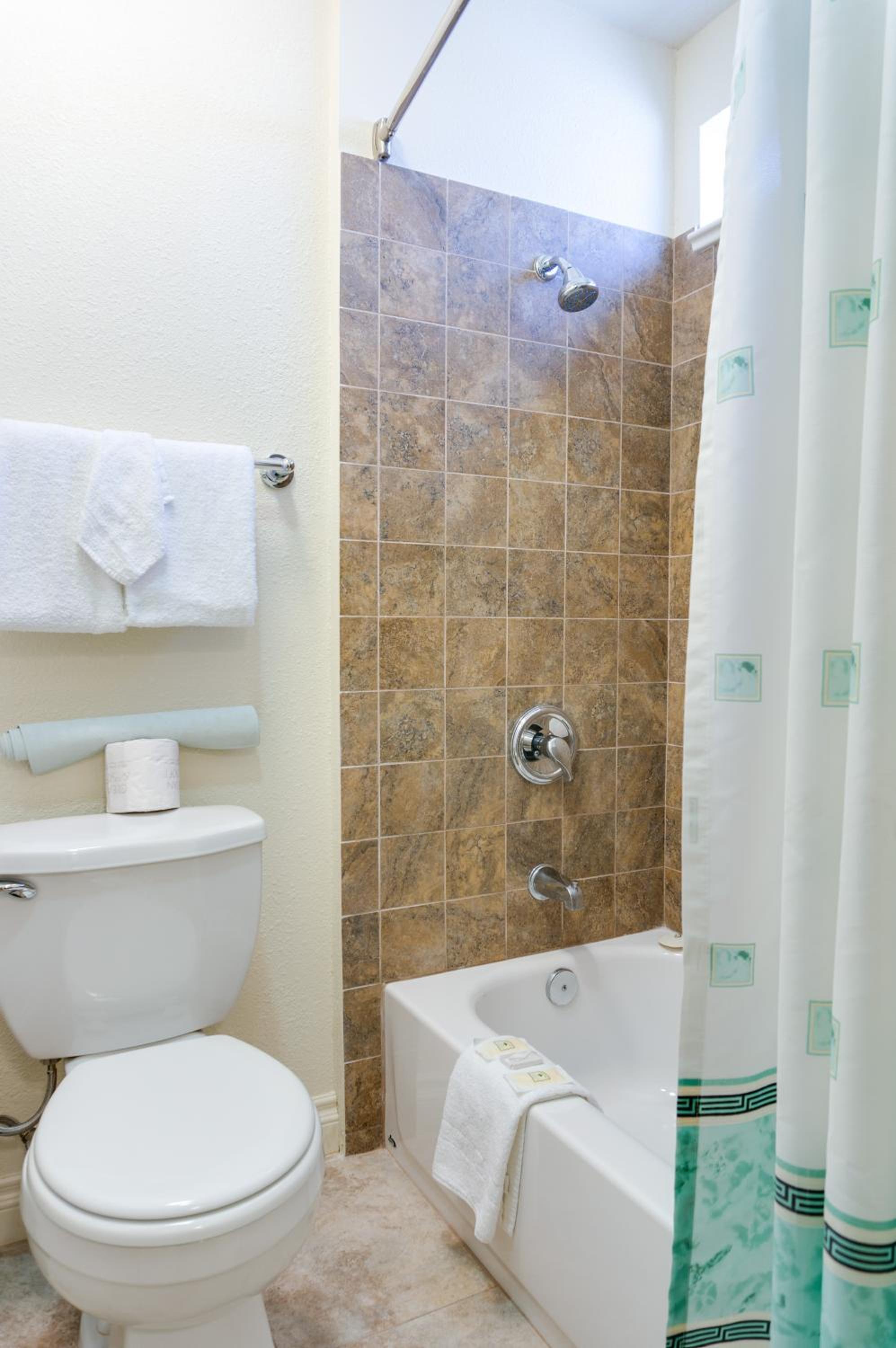 Queen Room - Photo 5