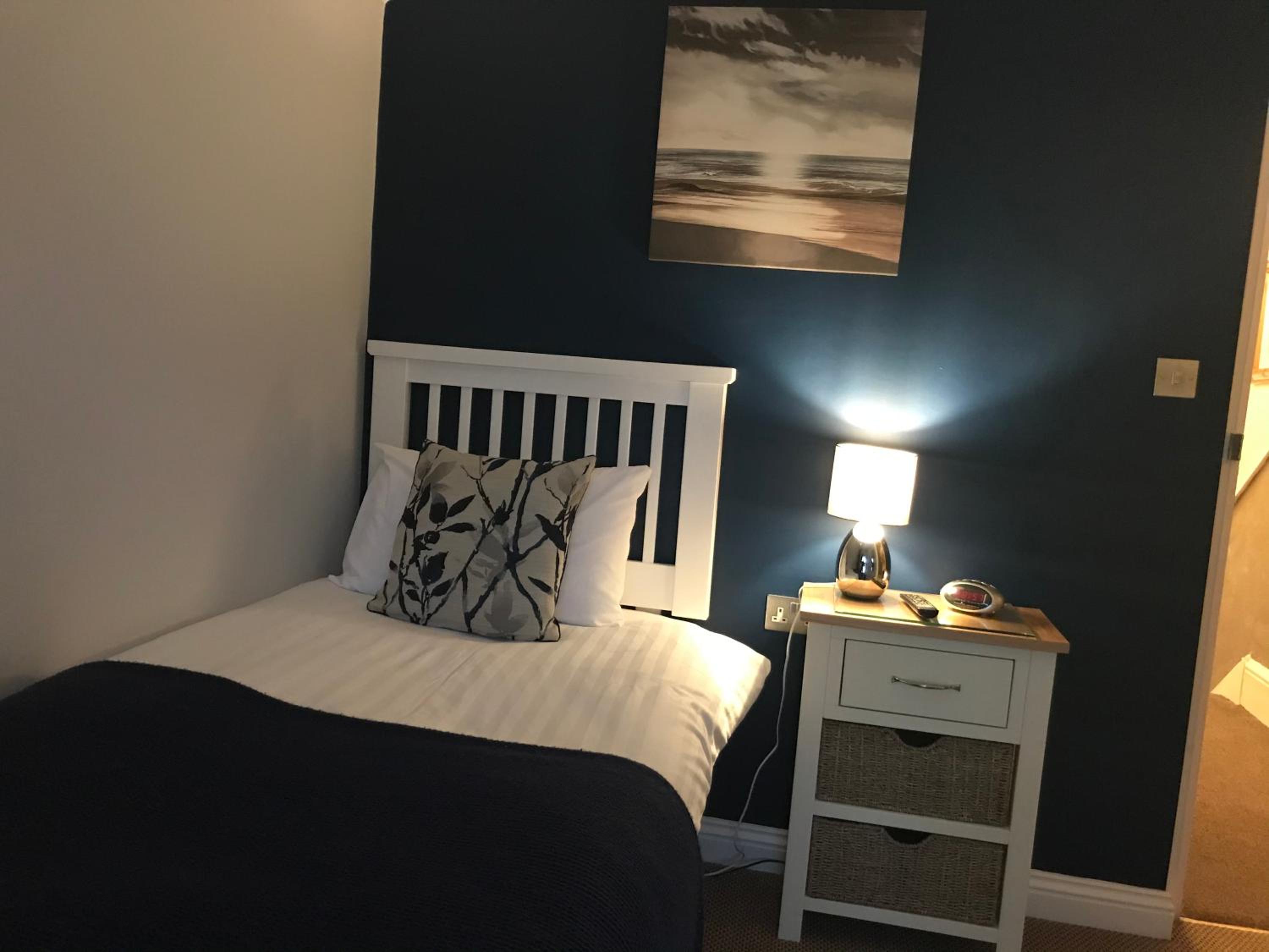 Single Room photo 2