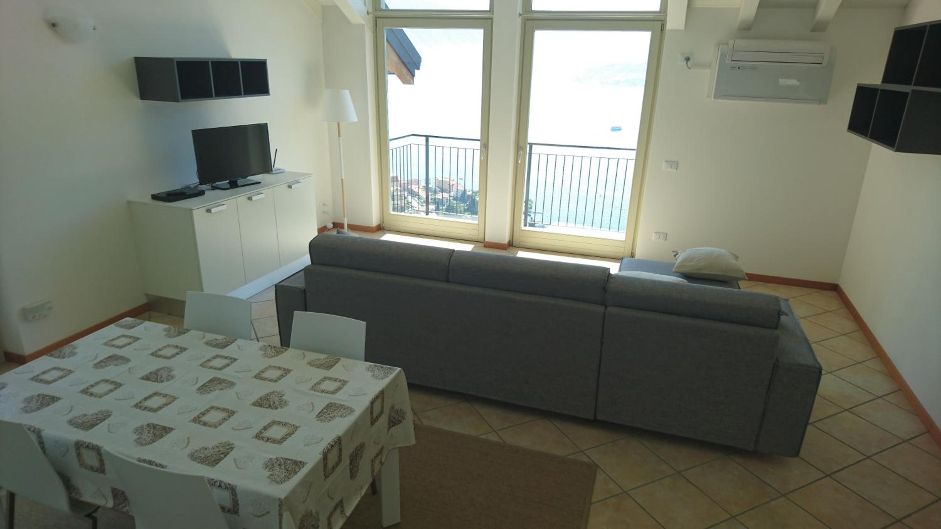 Apartment with Terrace photo 3