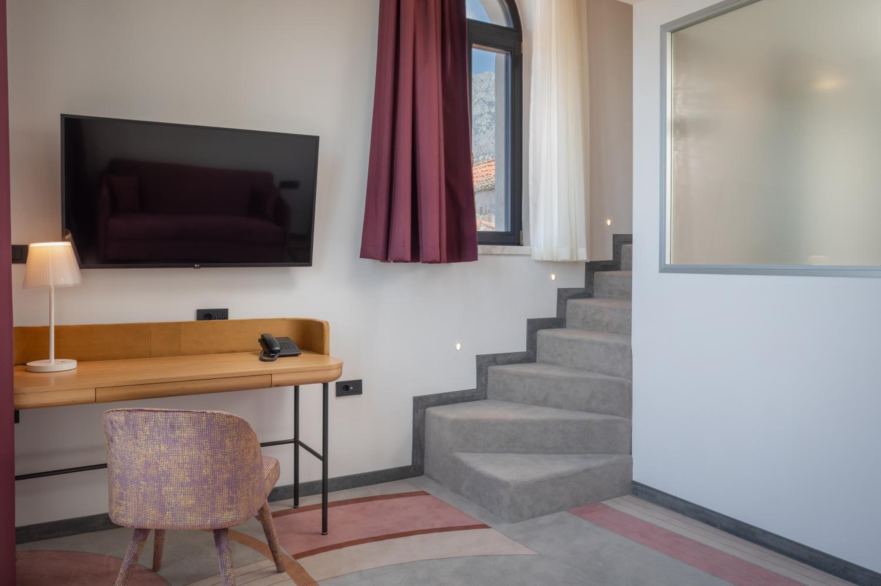 Deluxe Double Room with Sea View thumbnail 6