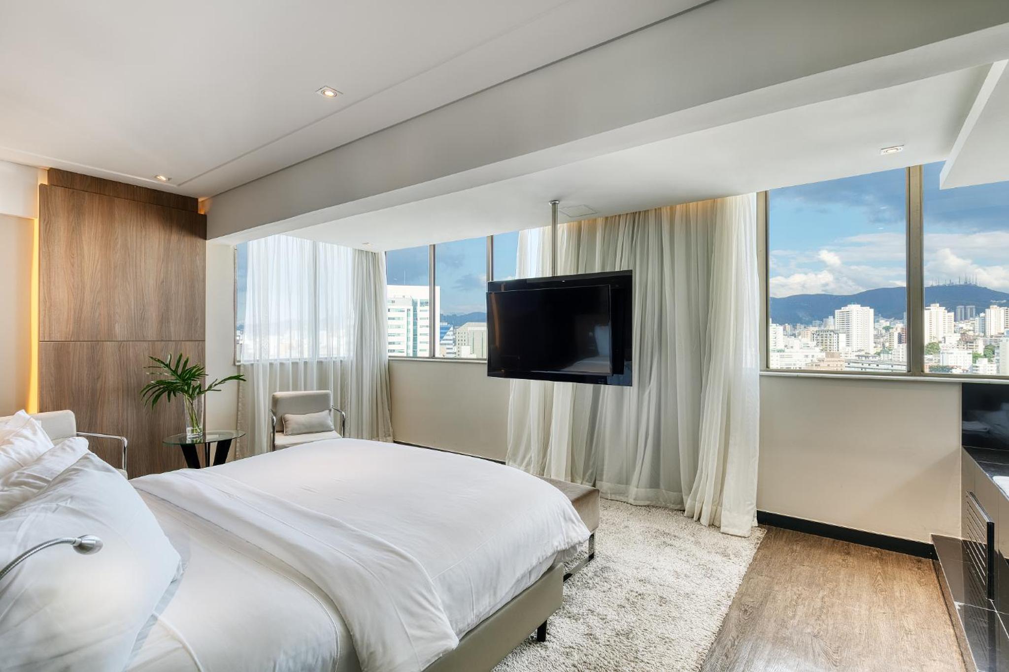 Executive Suite with King bed - Photo 5