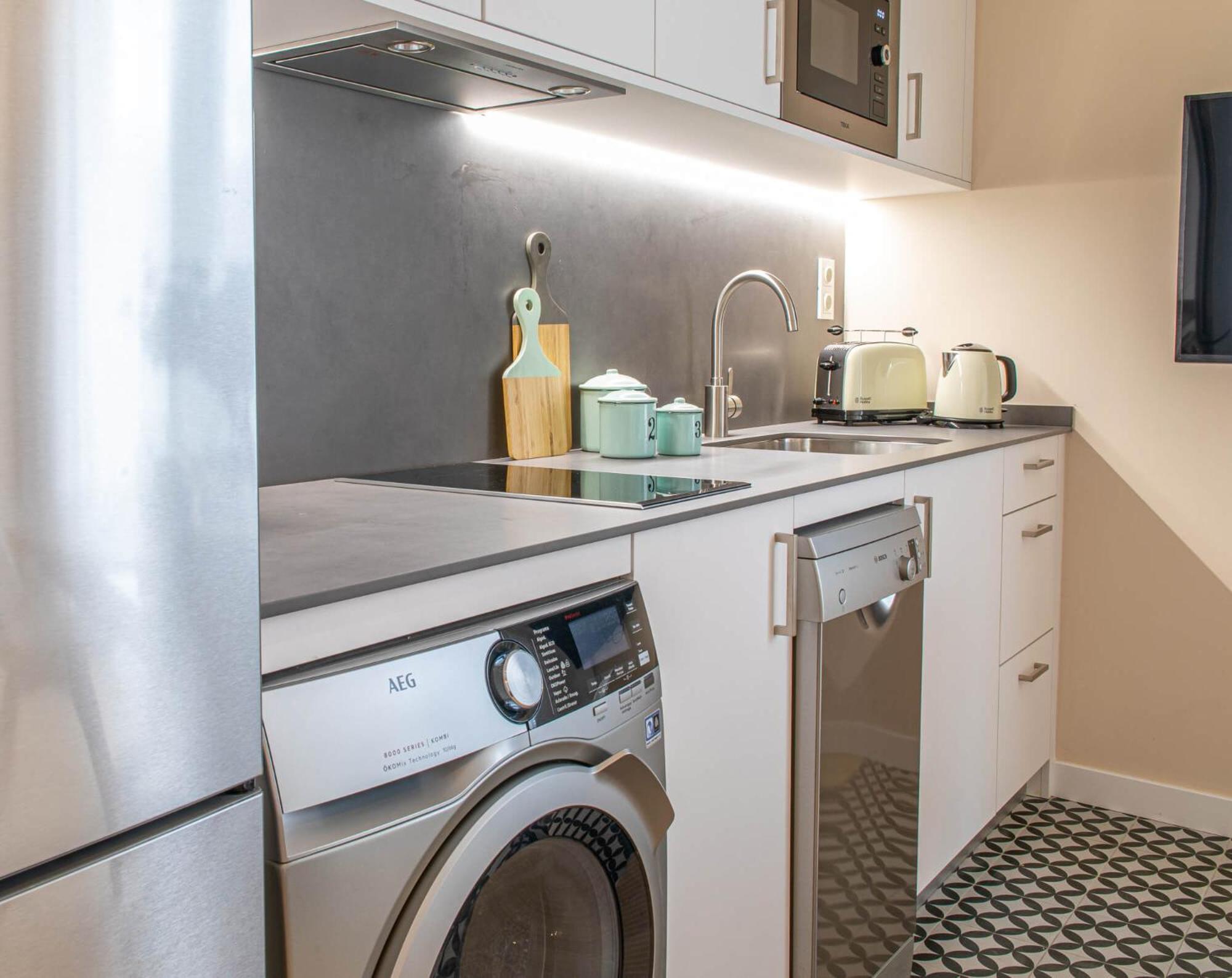 Two-Bedroom Apartment - Photo 9