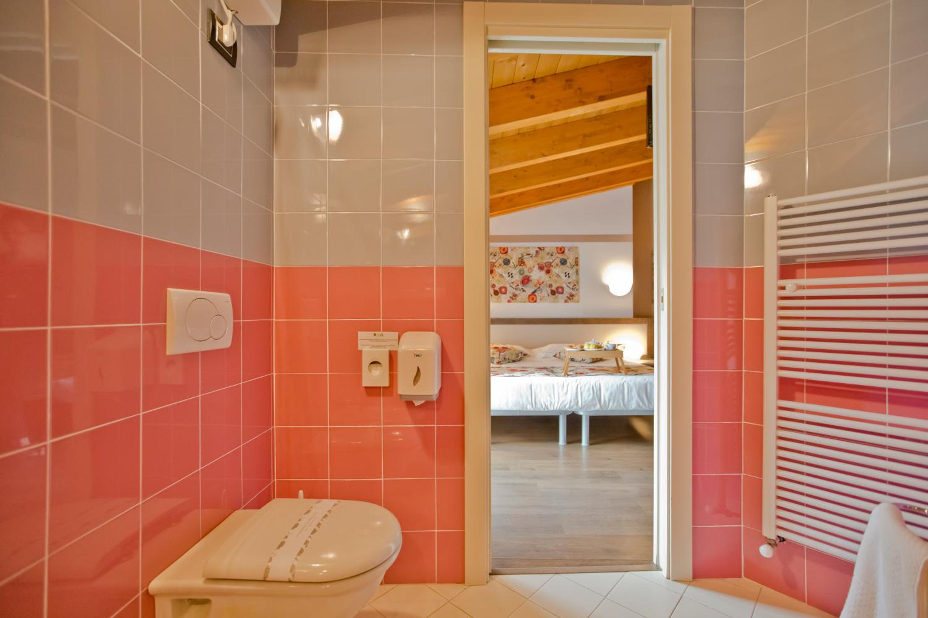 Standard Double Room - Photo 4