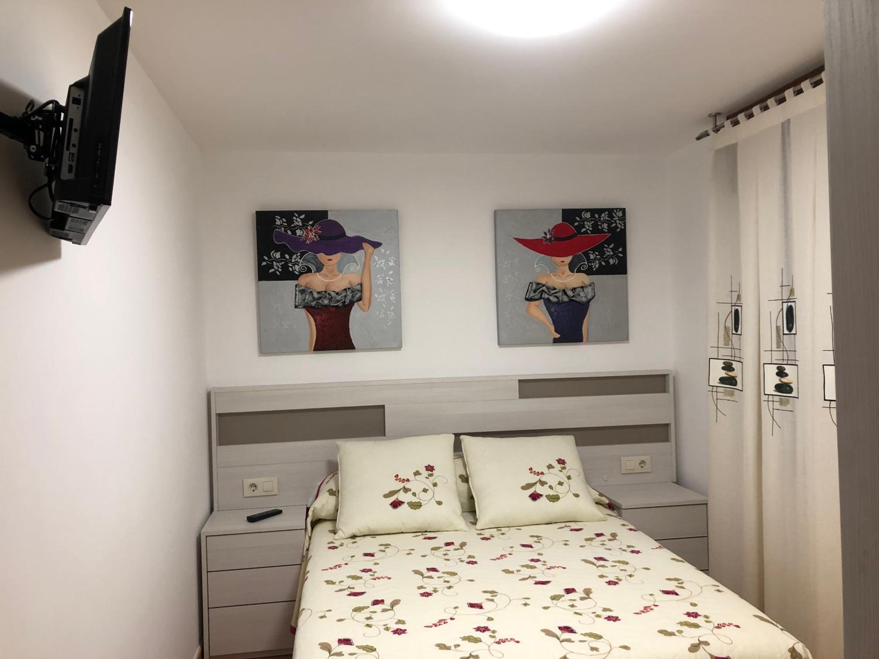 One-Bedroom Apartment photo 3