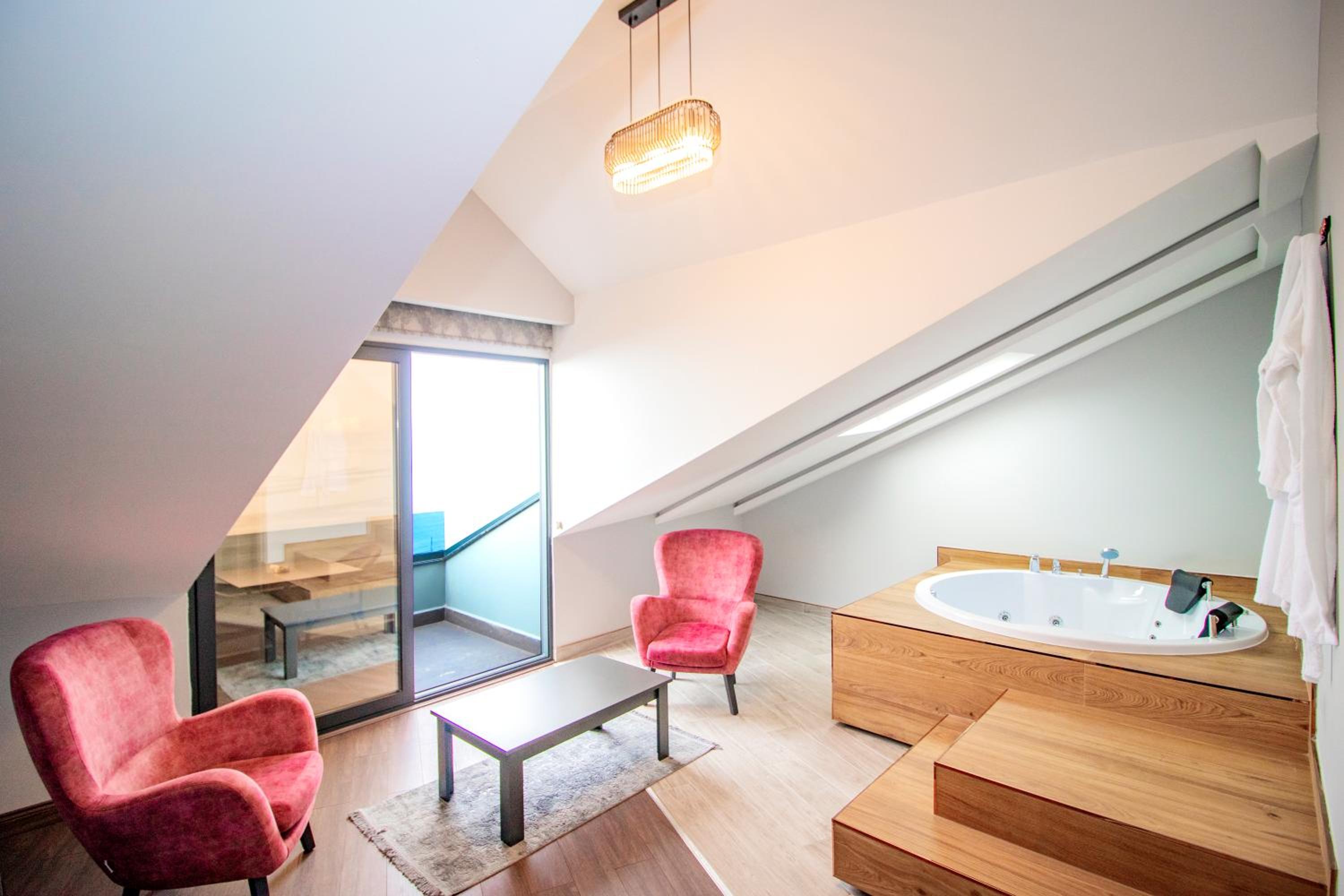 Roof Suite with Spa Bath