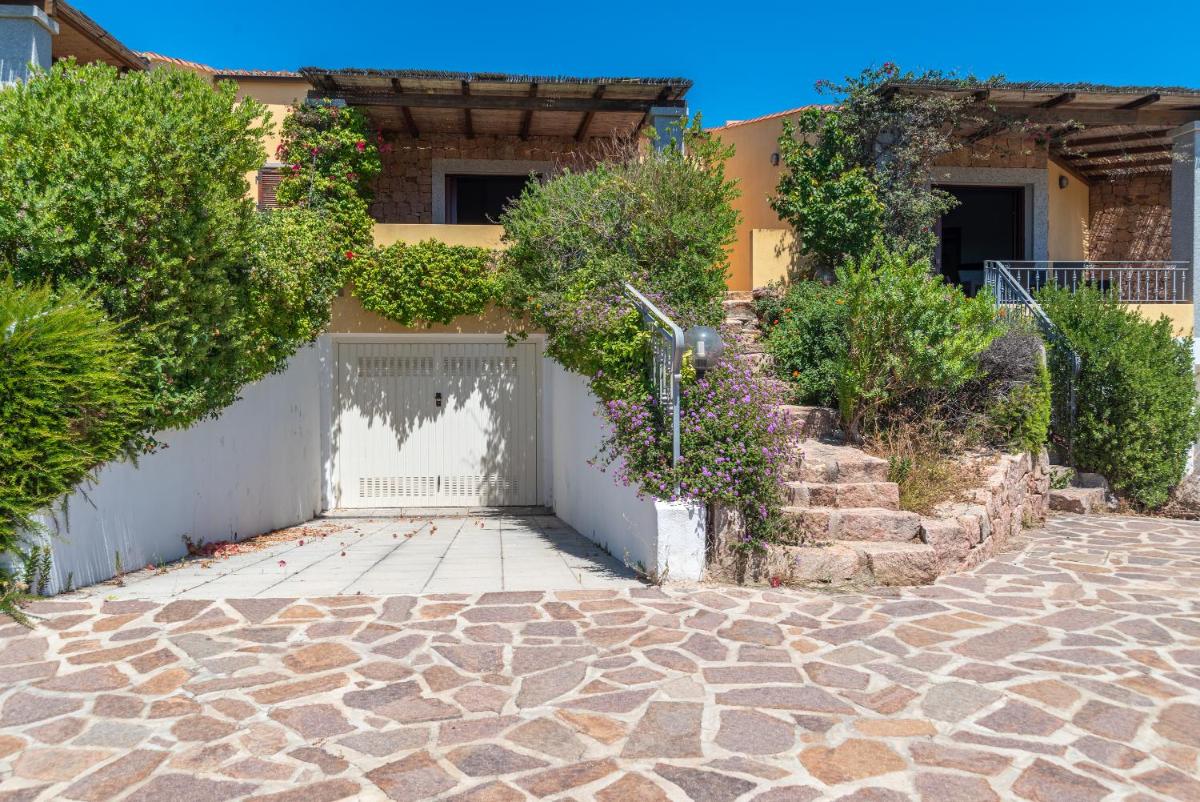 Villa with Garden View - Photo 17