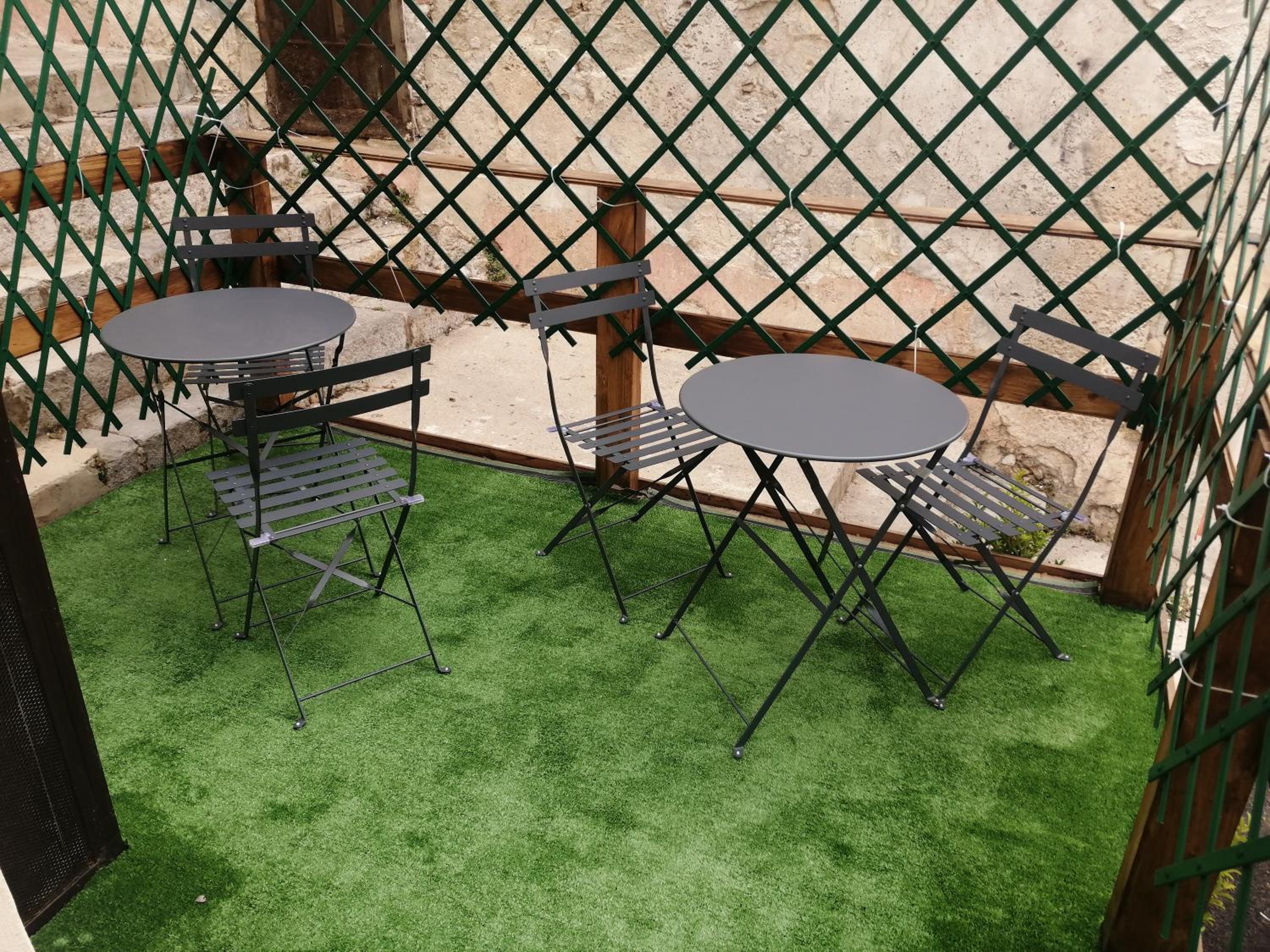 Double Room with Balcony - Photo 4