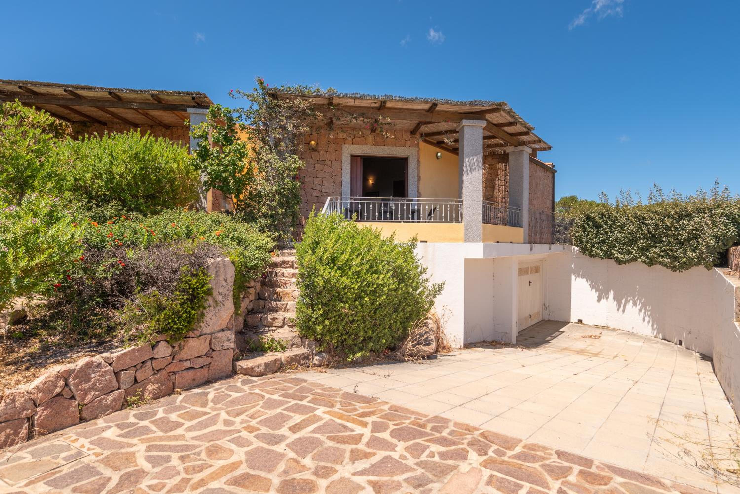 Villa with Garden View