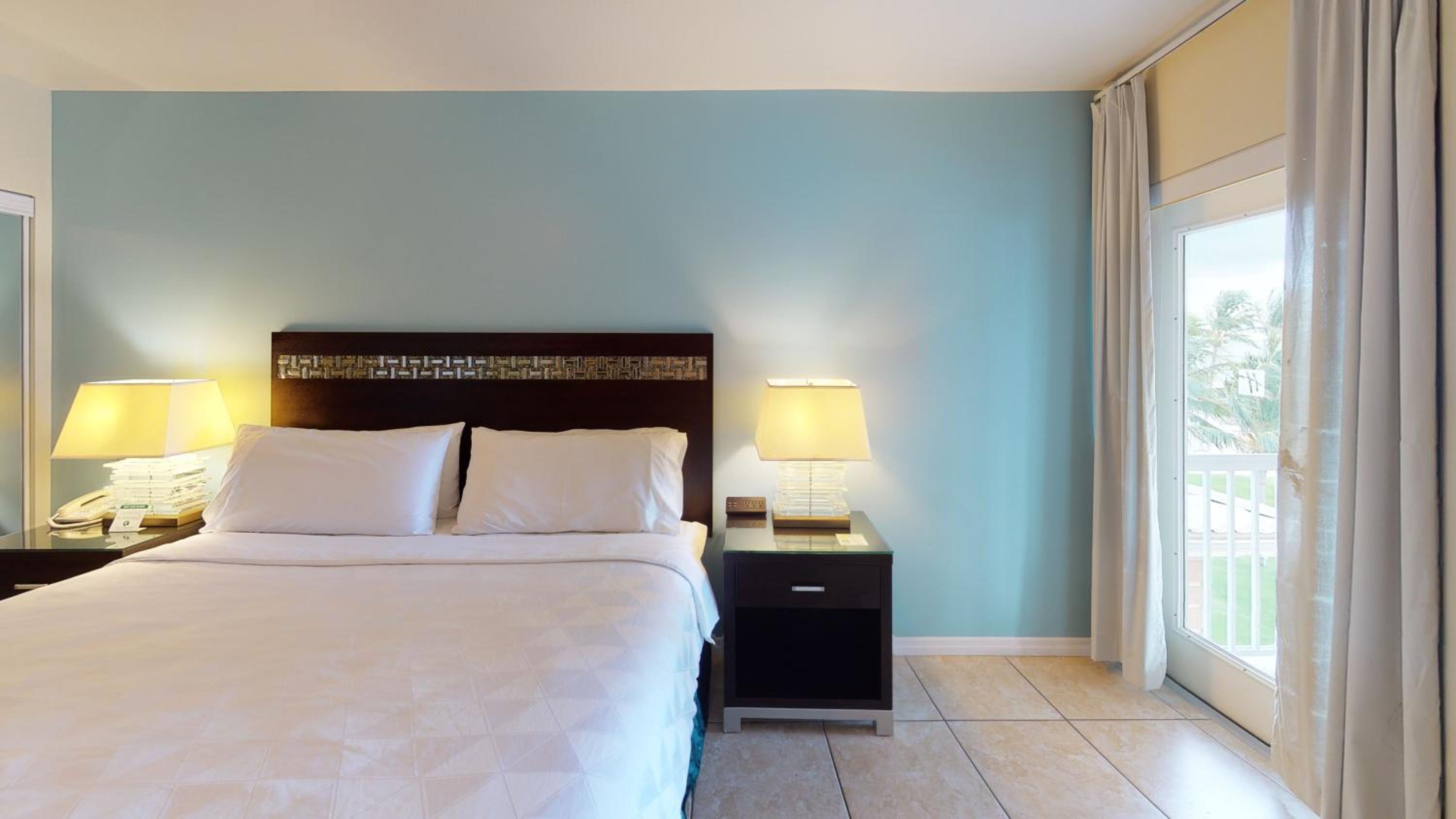 One-Bedroom King Suite