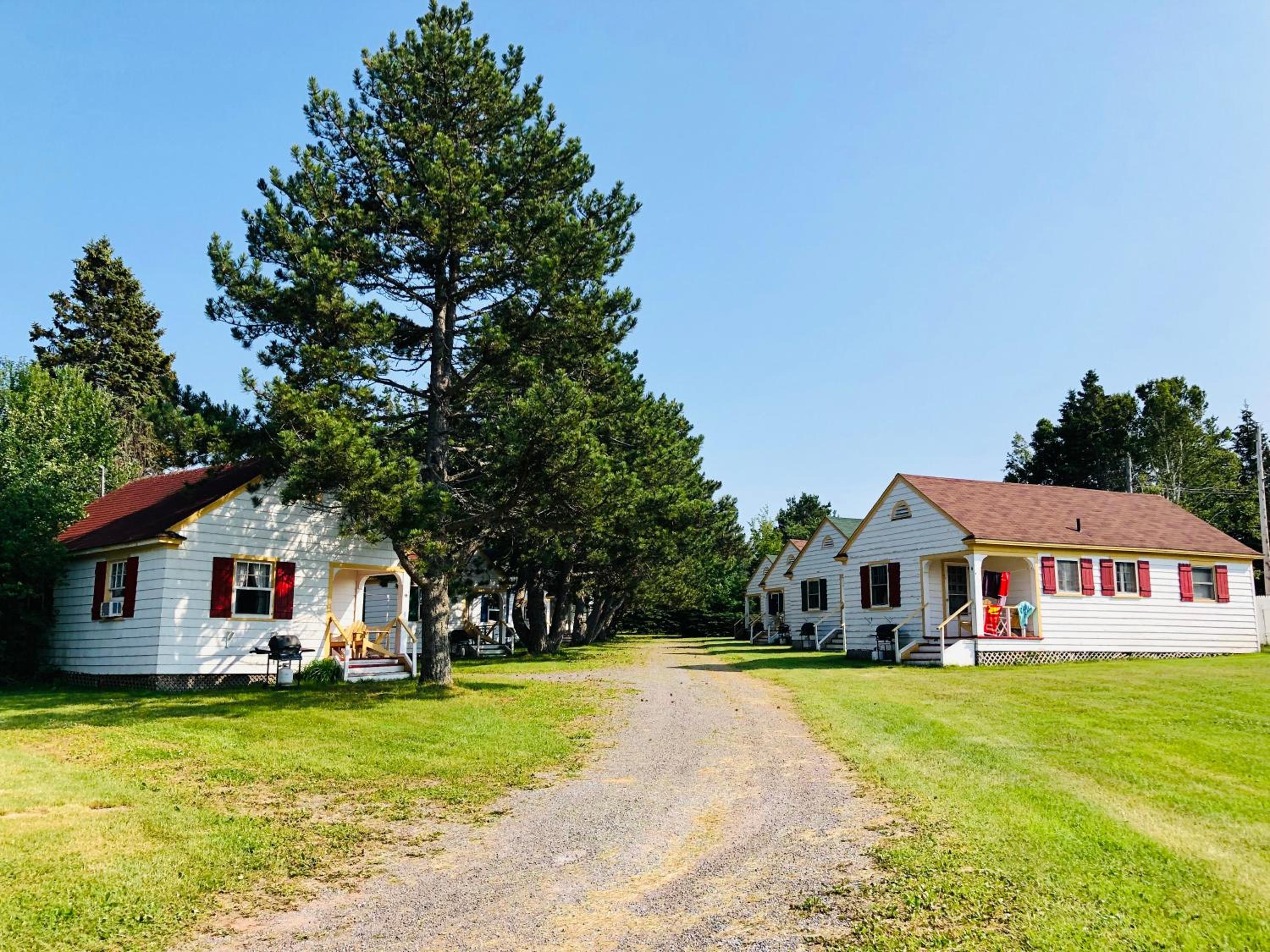Two-Bedroom Cottage photo 3