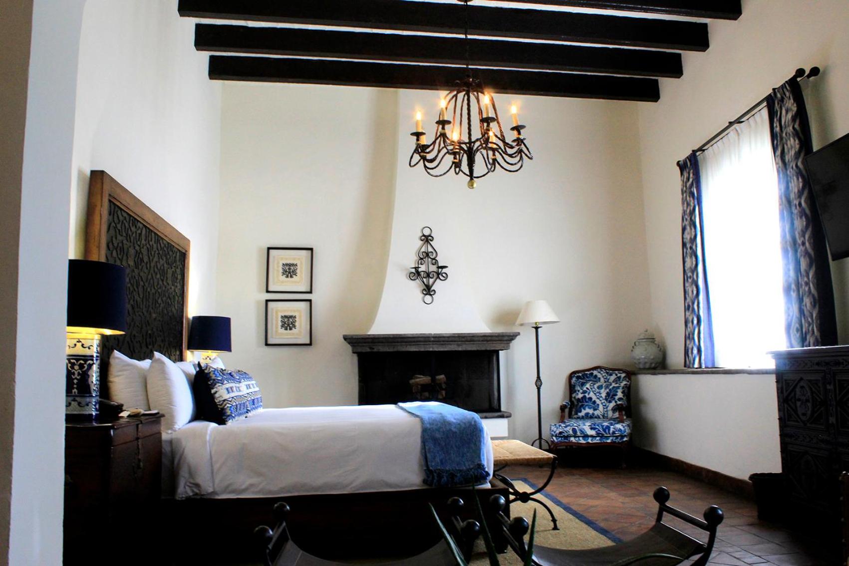 Deluxe Junior Suite - Photo 3
