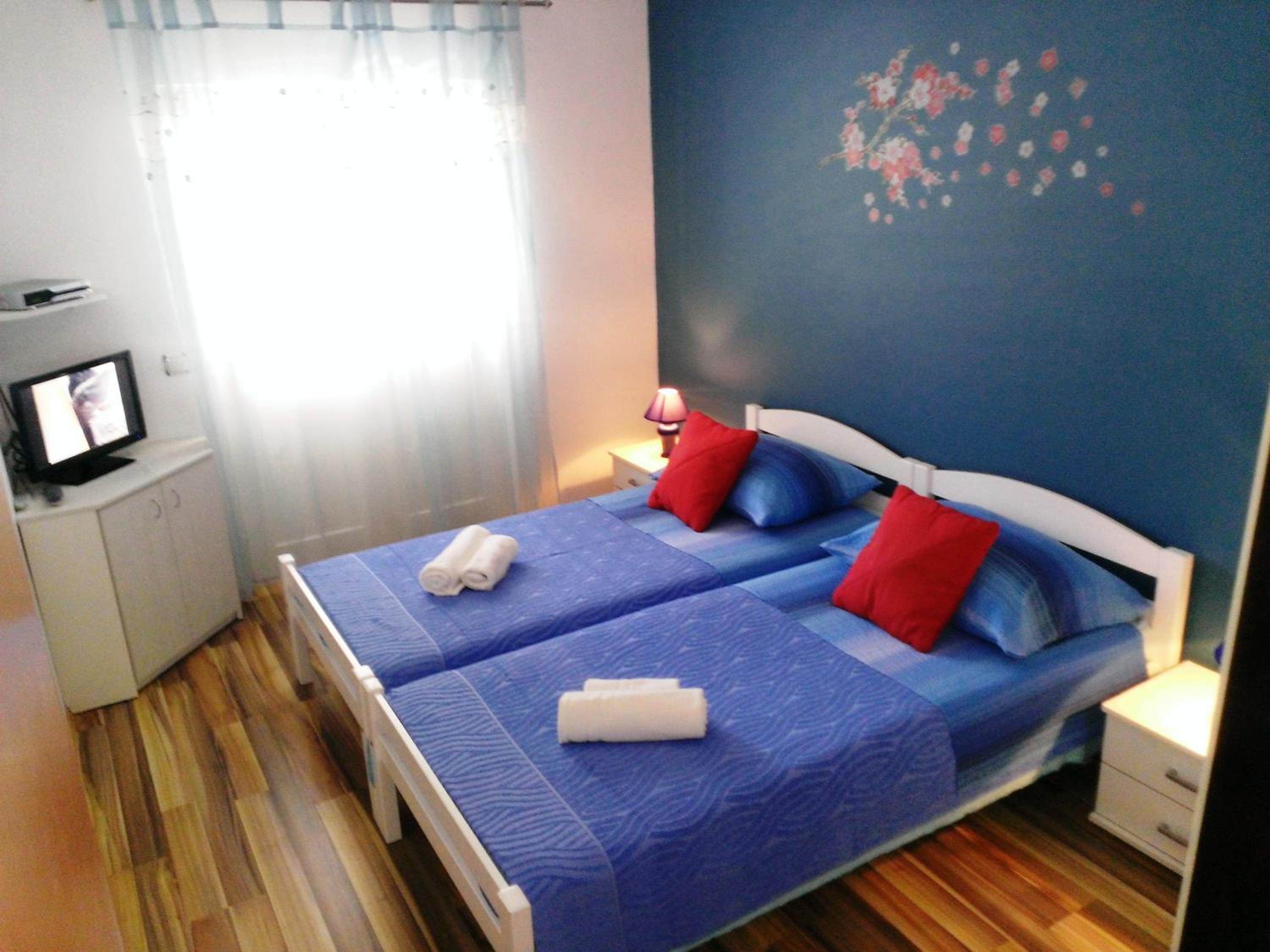 Three-Bedroom Apartment with Balcony (6 Adults) photo 3