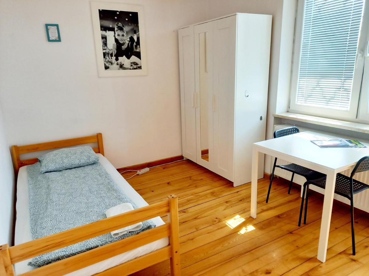 Twin Room with Shared Bathroom photo 2