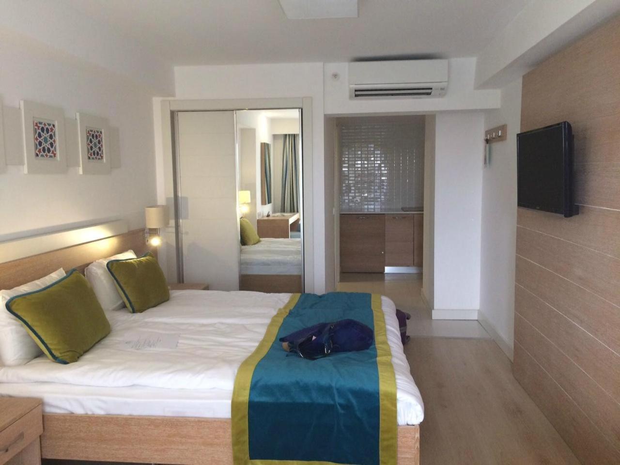Standard  Room with Balcony with Land View