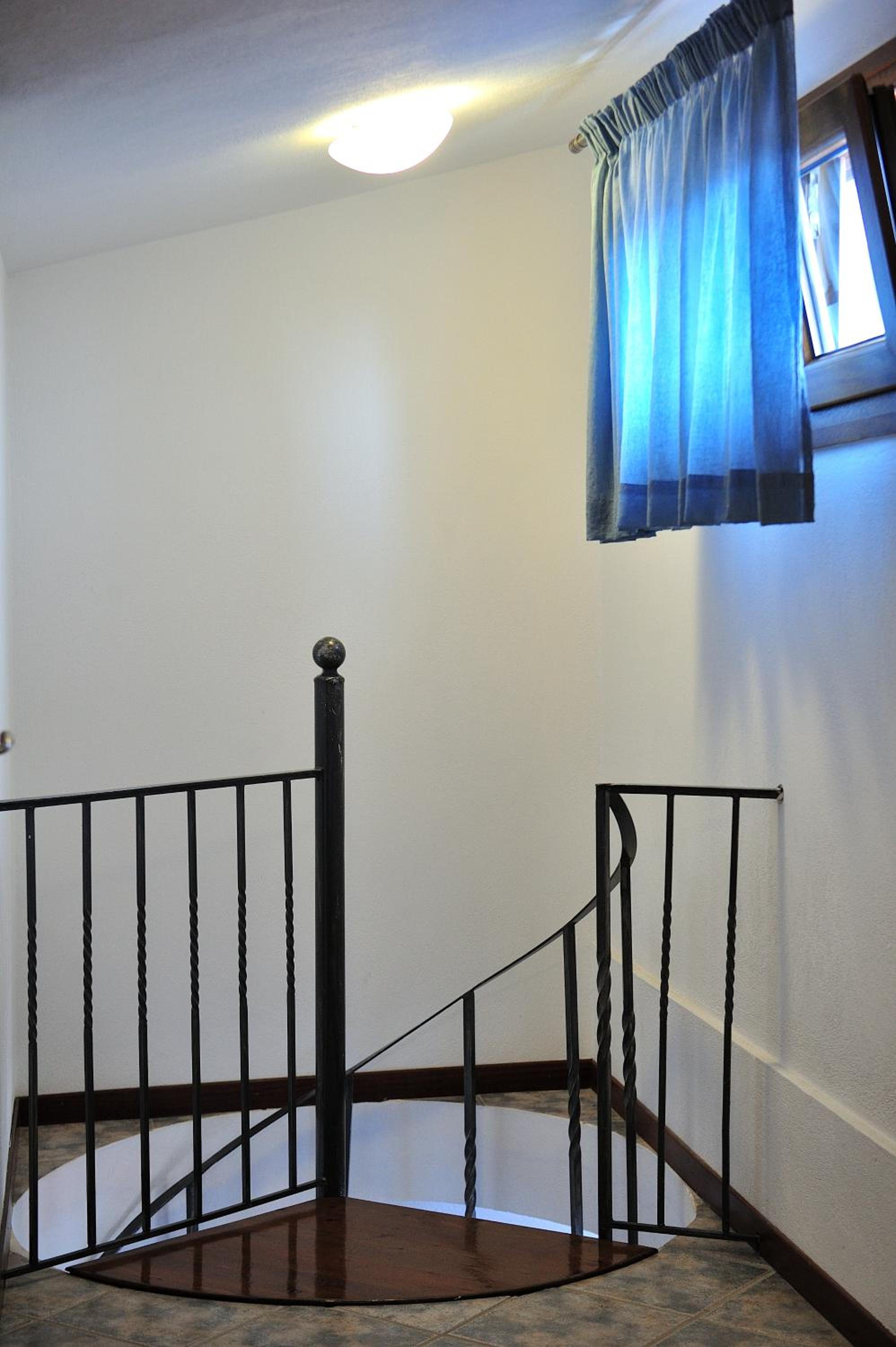 Maisonette with Sea View - Photo 9