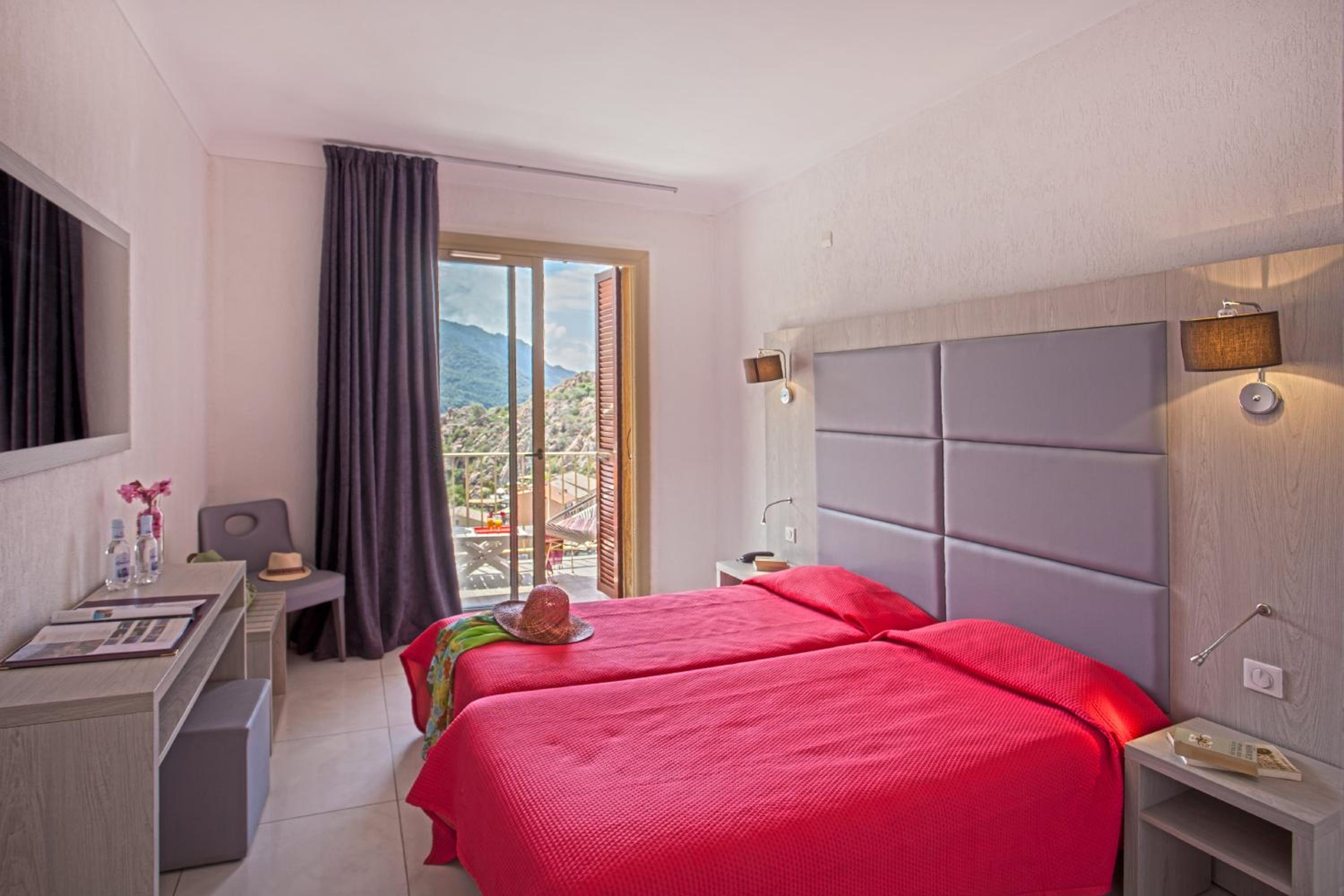 Double Room with Terrace and Sea View   - Photo 9