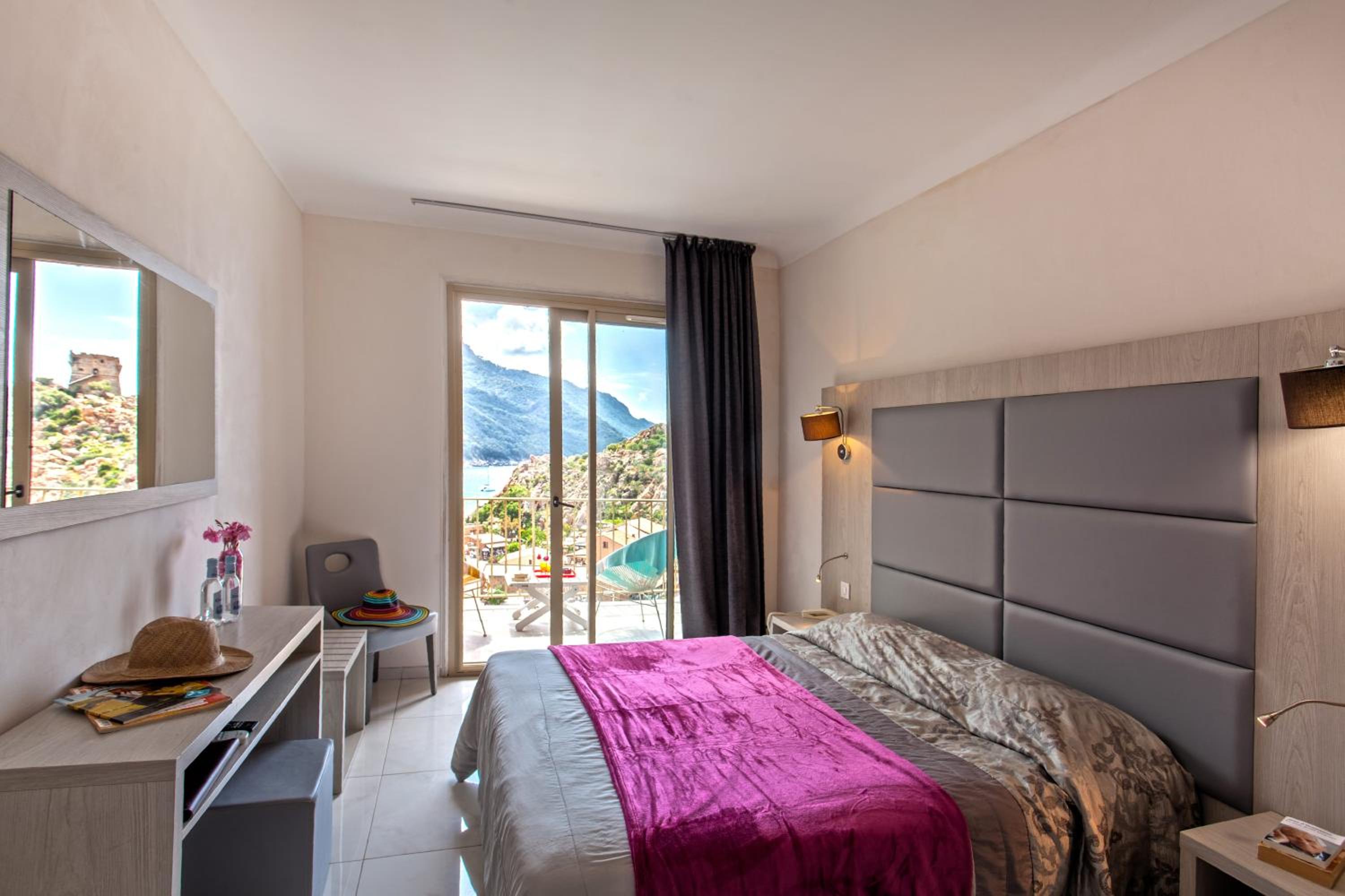 Double Room with Terrace and Sea View   - Photo 12