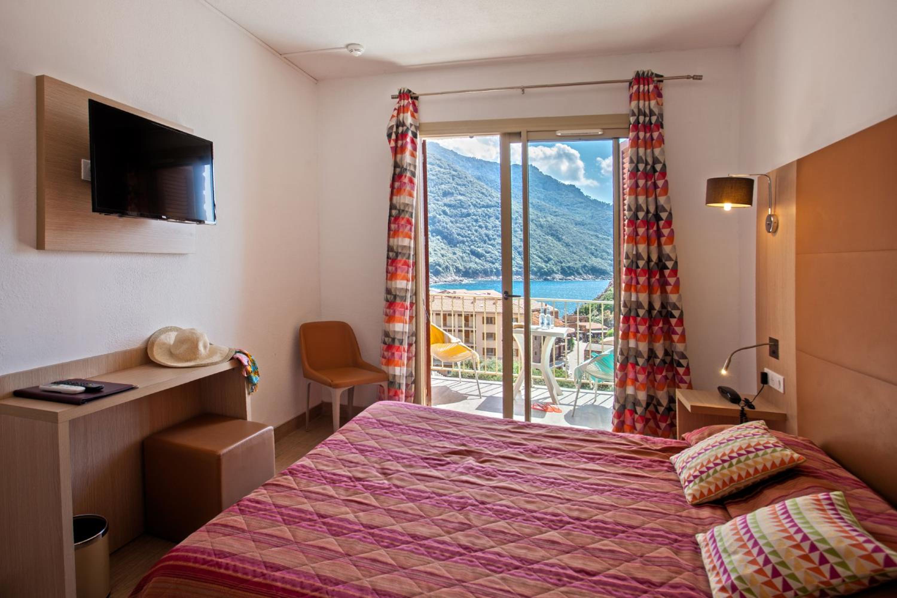 Double Room with Terrace and Sea View   - Photo 10